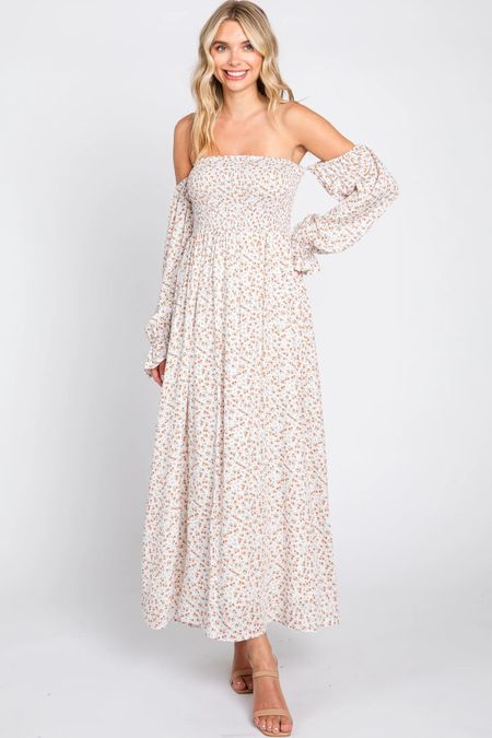 Neutral family photo dress. 

This would be great for in-home newborn photos or spring family photos. 

I would style this floral boho maxi dress for photos in a field of flowers, on the beach, in home or any location that you want romance. 

Newborn family photo dress - maternity dress - 