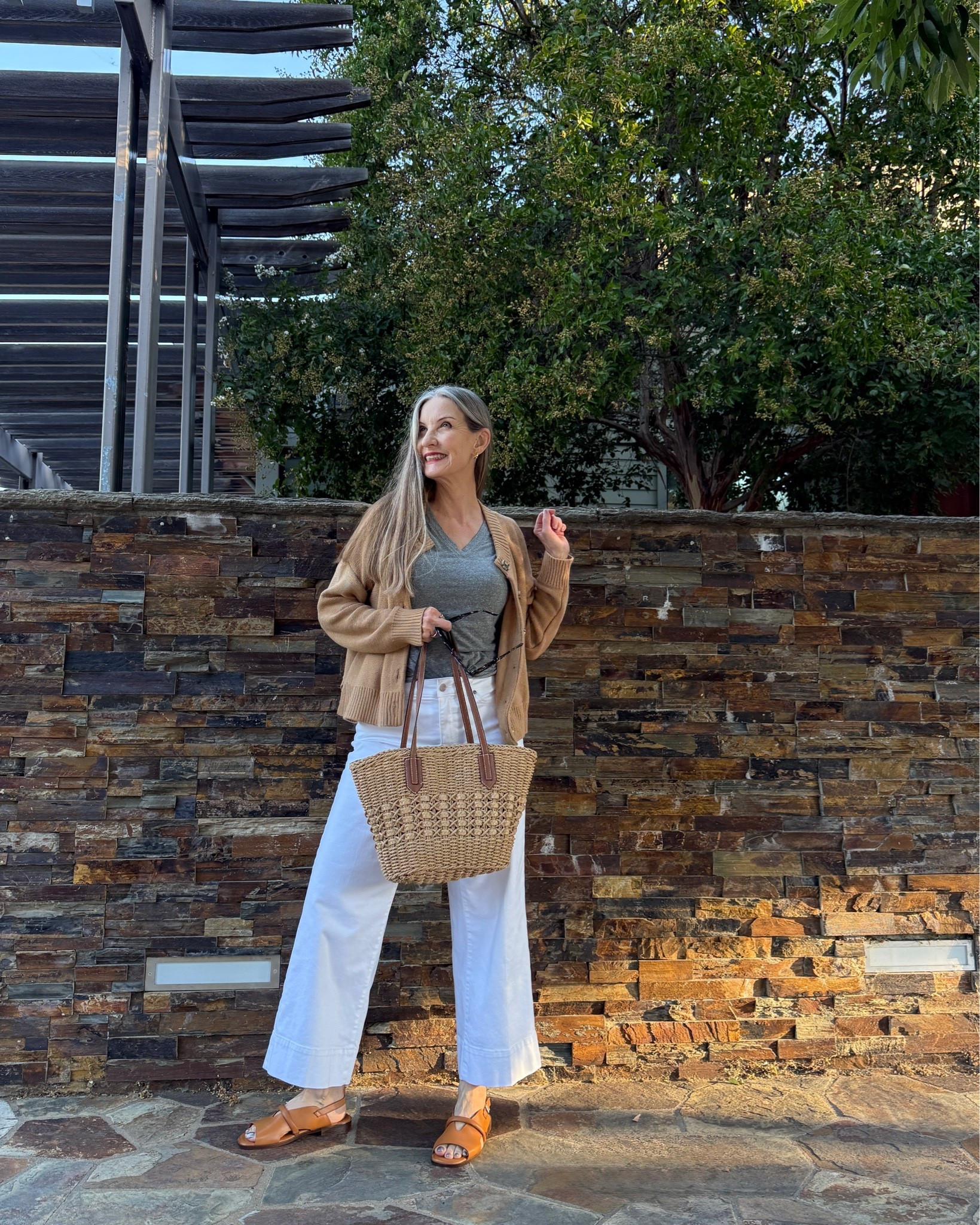 Early fall, still warm … #ood #croppedcardigan #whitejeans #leathersandals

#LTKOver40 #LTKgrwm #LTKMidsize