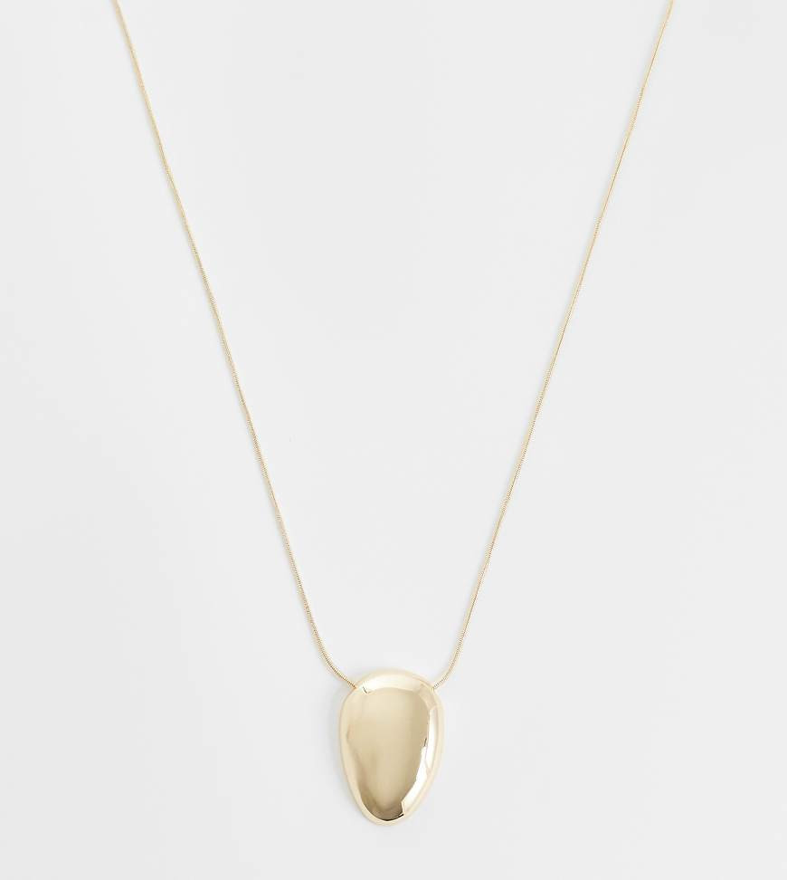 ASOS DESIGN Curve necklace with small clean oval pendant in gold tone | ASOS (Global)