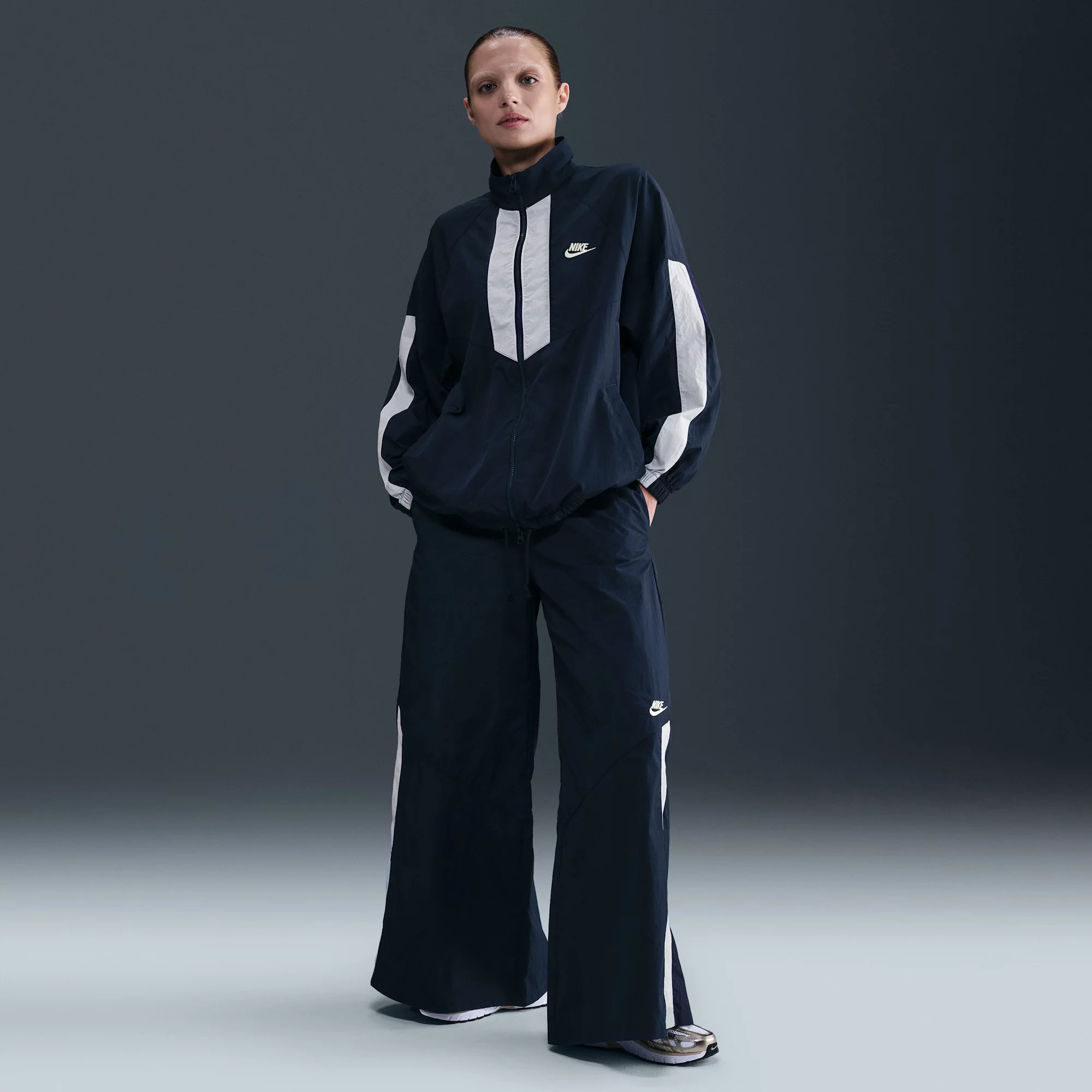 Nike Women's Sportswear Wide-Leg Woven Pants, XS, Midnight Navy/Clstn Blue | DICK'S Sporting Goods