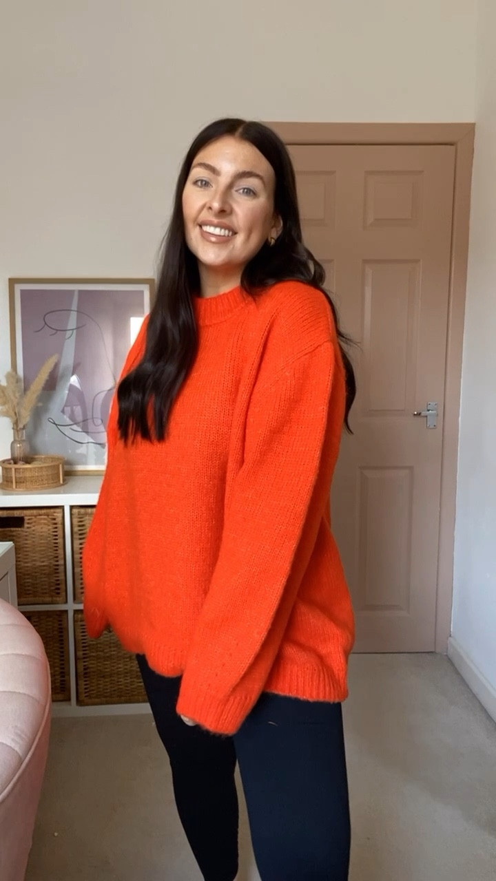 It’s knit season baby🧶

I’m wearing size medium in all.