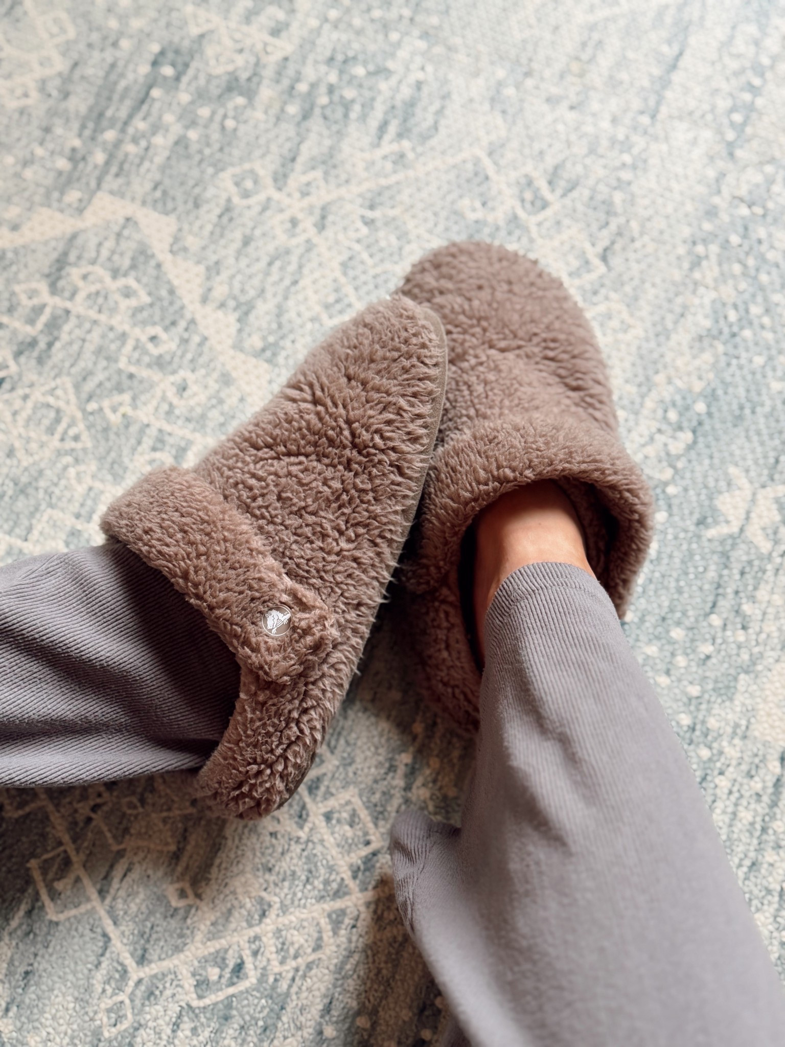 the best slippers🤌🏼👏🏻

#LTKFindsUnder50 #LTKShoeCrush #LTKGiftGuide