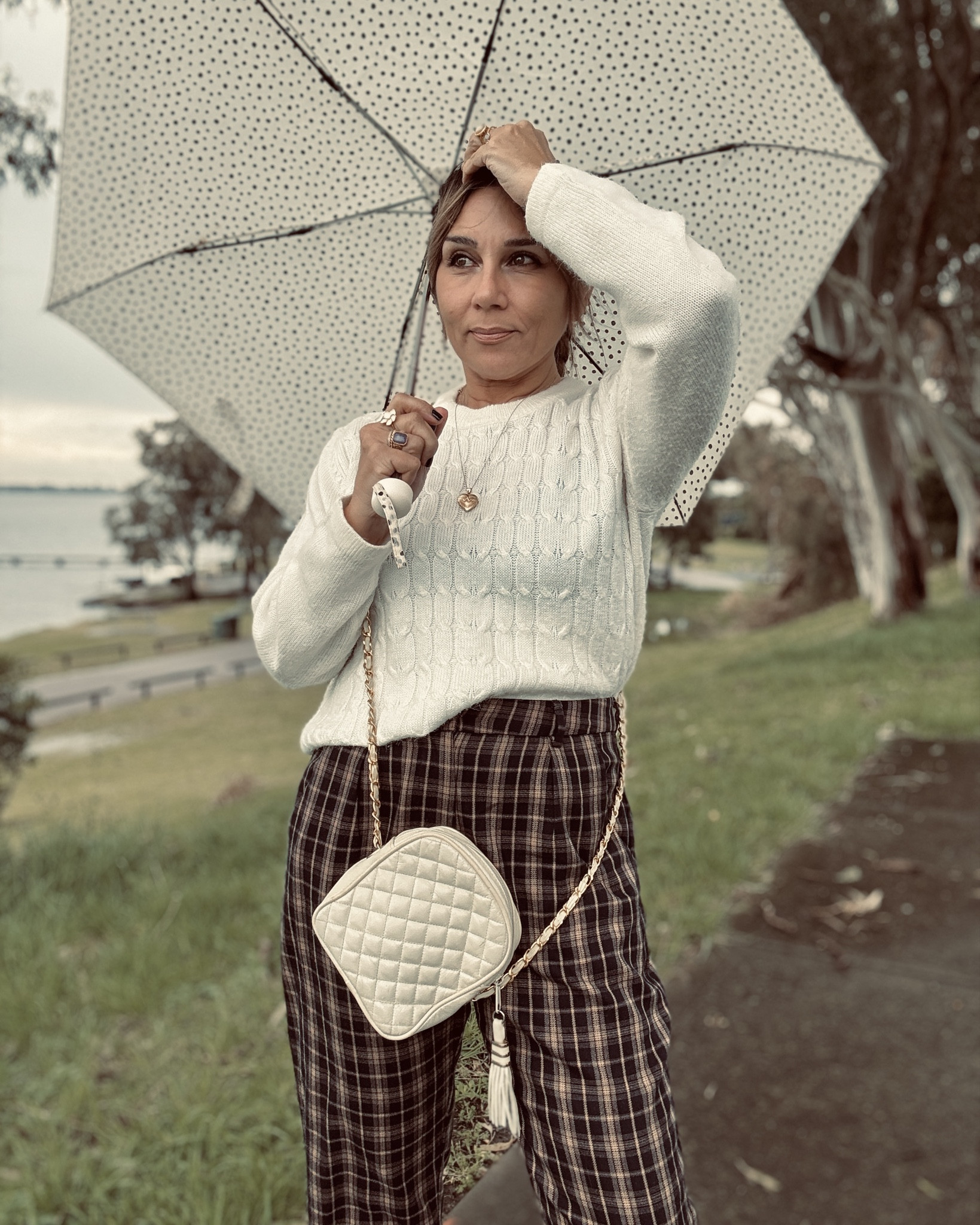 Gimme plaid. Plaid pants. Plaid skirts, plaid dresses. Plaid shirts. Plaid blazers. Plaid coats. But never plaid interiors - that’s not cute!
🤍🤎

vintage knit
@princesshighway pants 
@somethingnavy booties
vintage bag


#LTKStyleTip #LTKOver40