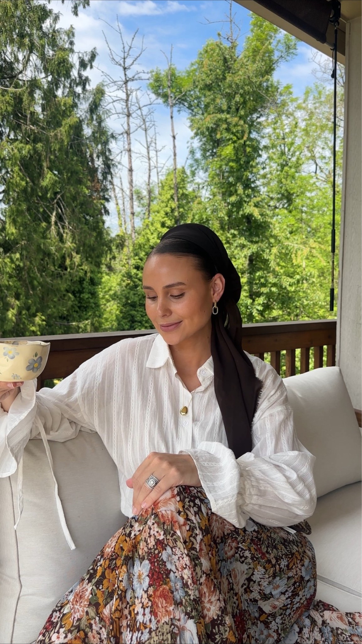 Spring outfit inspo
Floral midi skirt basic white button down bell sleeves coffee cup spring aesthetic spring to summer transitional look neutral pastel

#LTKgrwm #LTKootd #LTKWorkwear