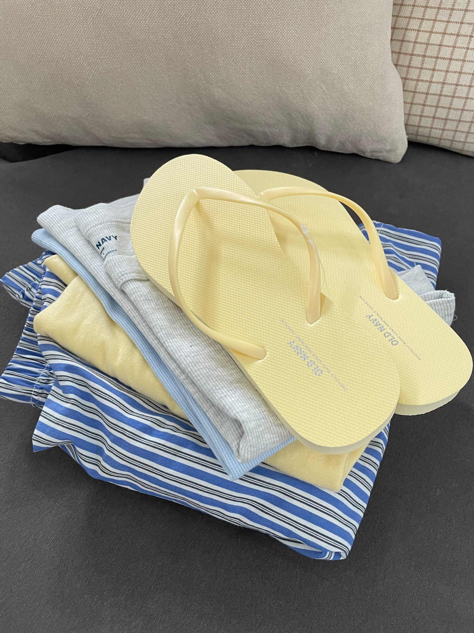 Mini old navy haul
Lots are 50% off
Spring tops

#LTKSaleAlert