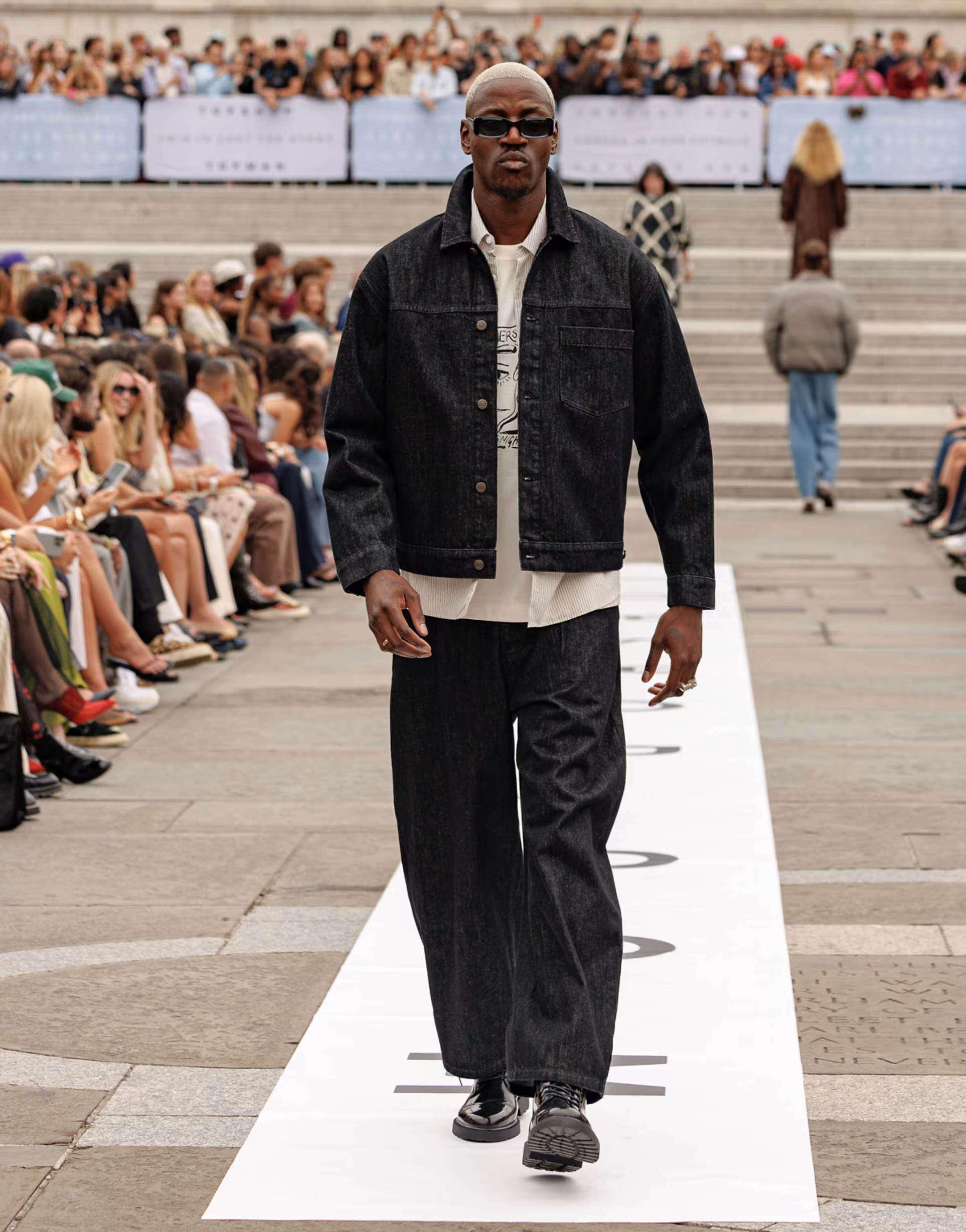 Topman rigid barrel jean in raw black | ASOS (Global)