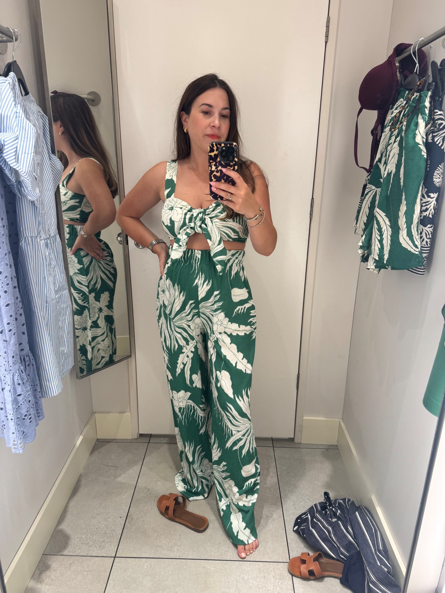 An adorable set for under $50!! 

Holiday
Vacation
Resort
Two piece set 

#LTKFindsUnder50 #LTKSaleAlert #LTKSeasonal