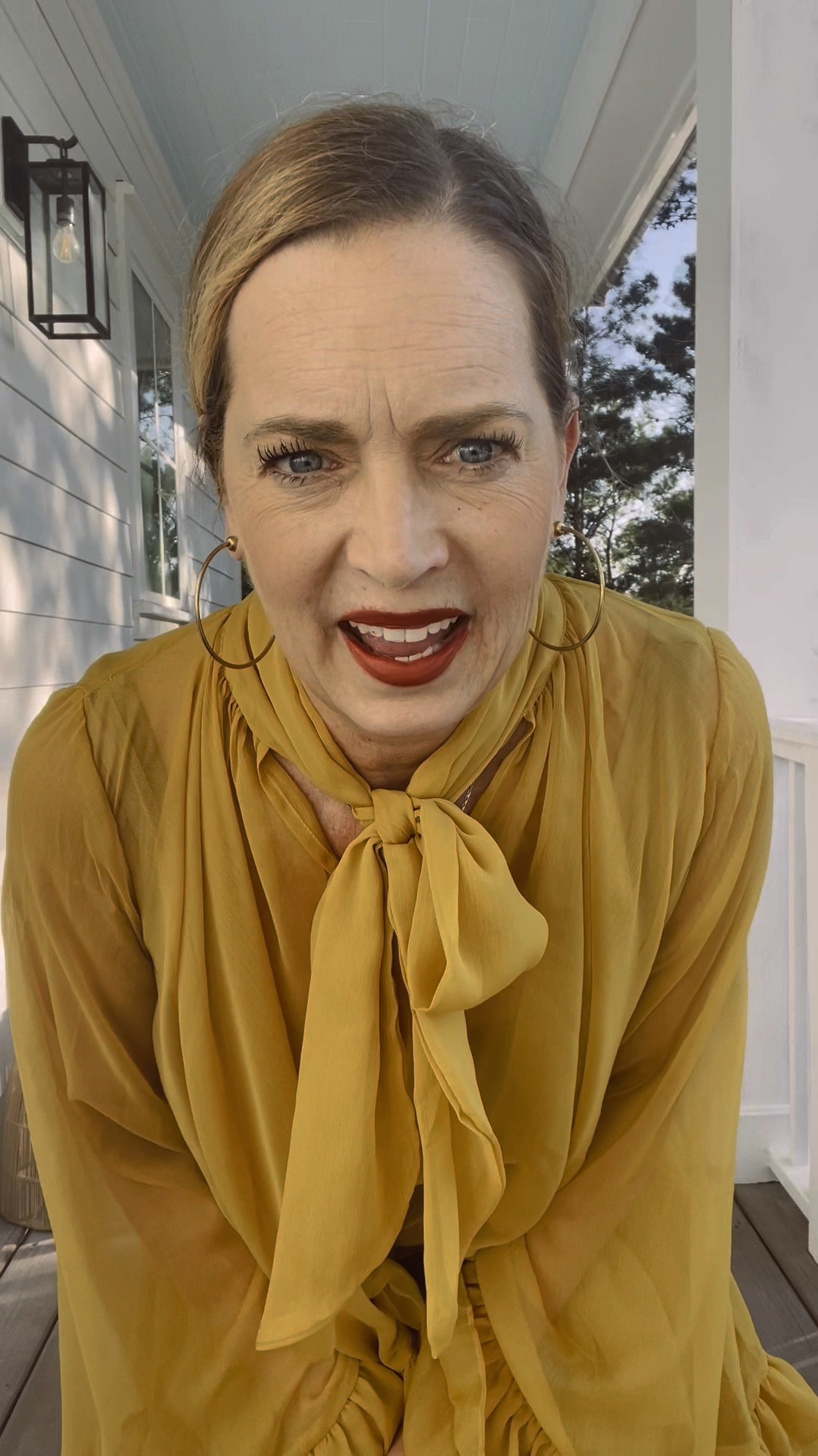 This dramatic top will be so great for a fun fall concert. #countryconcertlook #fallpictures #familypictures #midlifedatenight 

#LTKHoliday #LTKOver40 #LTKSeasonal