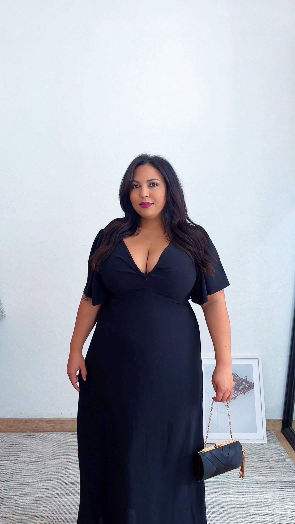 The best black curvy dress for summer! 🖤
#curvydress #curvysize #curve #blackdress #summerdress #midsizedress #sundress 

#LTKsummer #LTKmidsize #LTKcurves
