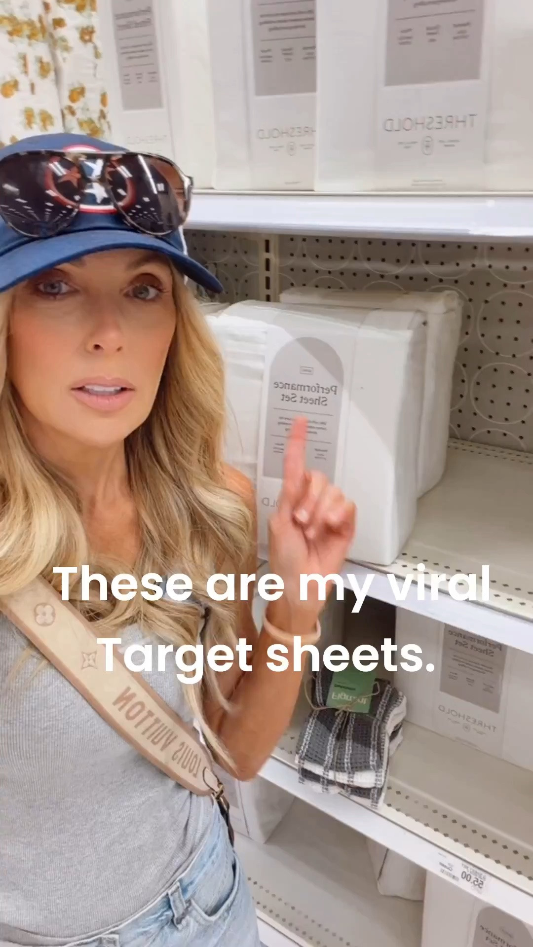 The Target sheets that went viral for making your bed feel way more expensive than it is. Soft, cozy and proof you don’t have to spend a fortune for that hotel-bed feeling. If your bedding needs a fall refresh, start here. Linked in LTK!
