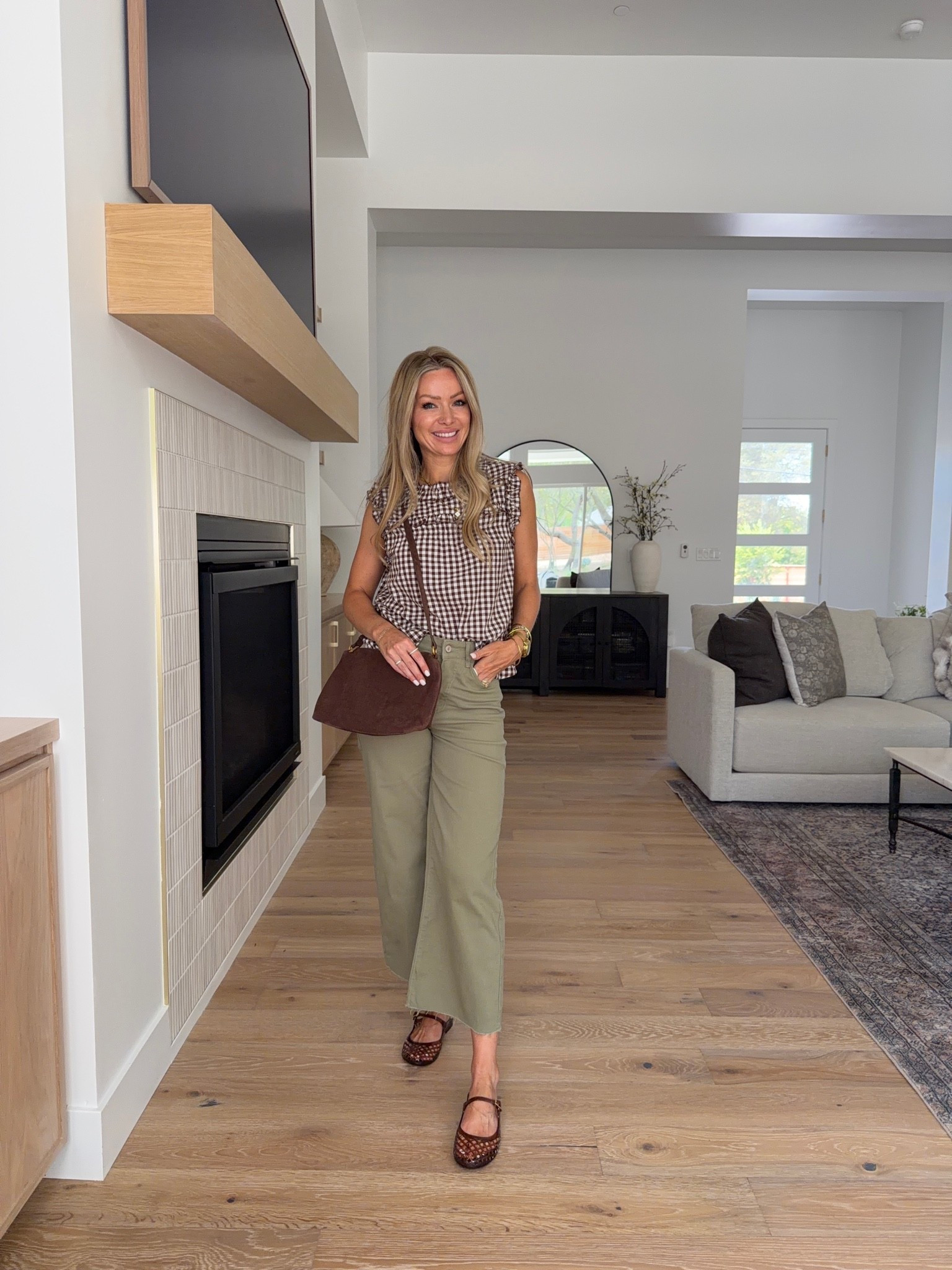 This Amazon fall capsule wardrobe is exactly the kind of haul I love—easy pieces you can mix, match and actually wear over and over. 🤎 comment AMAZON and I’ll send you details 

The color palette is SO good for fall with olive, chocolate brown, cream, denim and the prettiest little prints. I love that the same pieces can go from casual with sneakers to a polished teacher or office outfit just by changing the top, shoes or layering piece.

The floral midi skirt works with a denim jacket, sweater over the shoulders or a brown fall jacket, and those olive cropped pants are such a good everyday basic with everything from gingham to chambray. Then of course I had to add a few really good jeans and simple tops to make the whole capsule feel wearable for real life.

If you’re trying to build a fall wardrobe without buying a completely new outfit every time you get dressed, save this one. Which look would you wear first? 🤎

#amazonfashion #amazonfallfashion #fallcapsulewardrobe #amazonoutfits #falloutfits