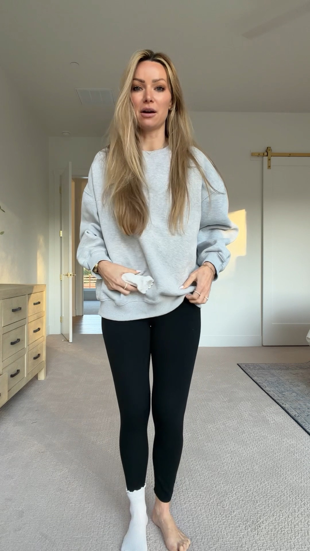 Cute basic oversized sweatshirt from Amazon wearing size medium and it’s on lightning deal for 40% off right now also linking my favorite basic black yoga pants size small Amazon fashion