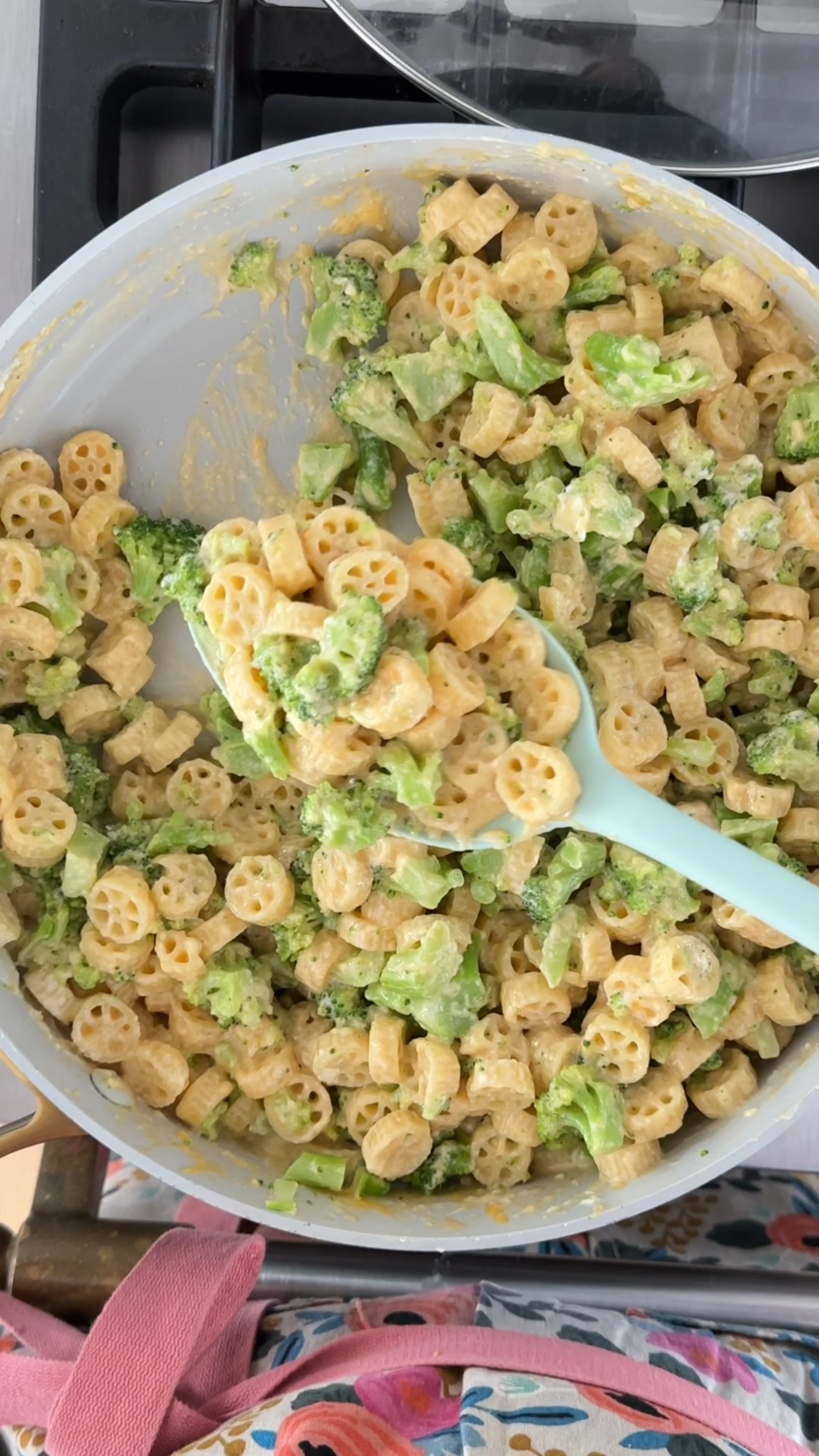 One pot broccoli mac and cheese

#LTKFamily #LTKHome #LTKBaby