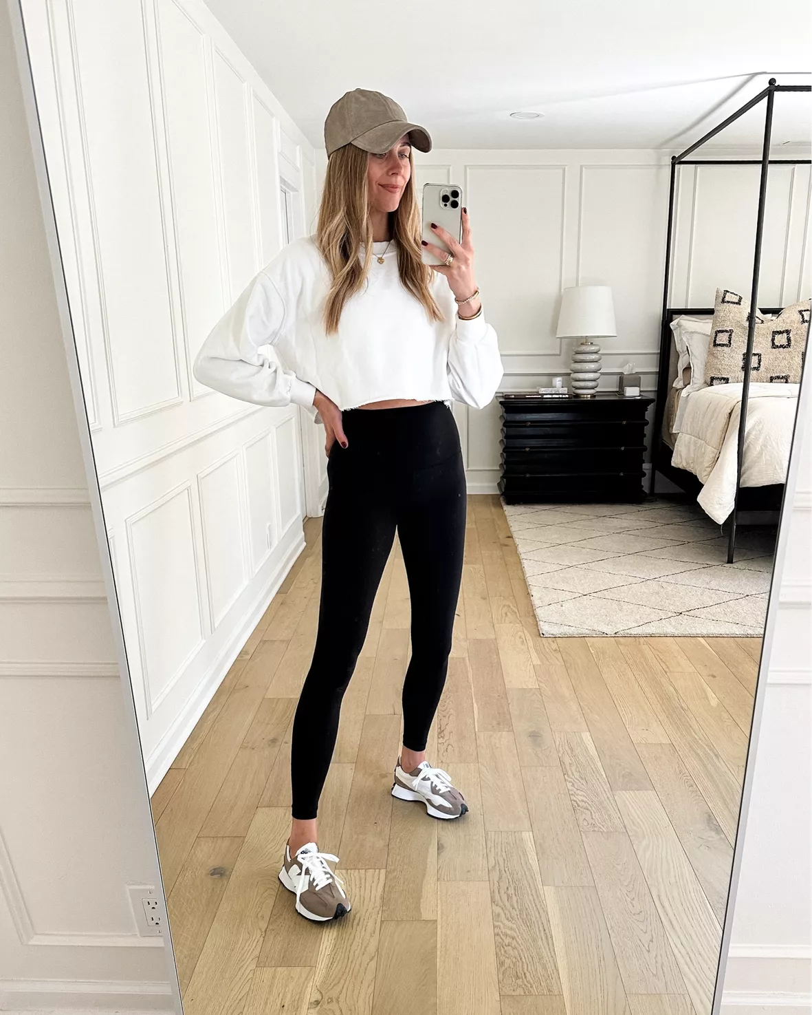 casual weekend style  Outfits with leggings, Athleisure outfits, Fashion  jackson