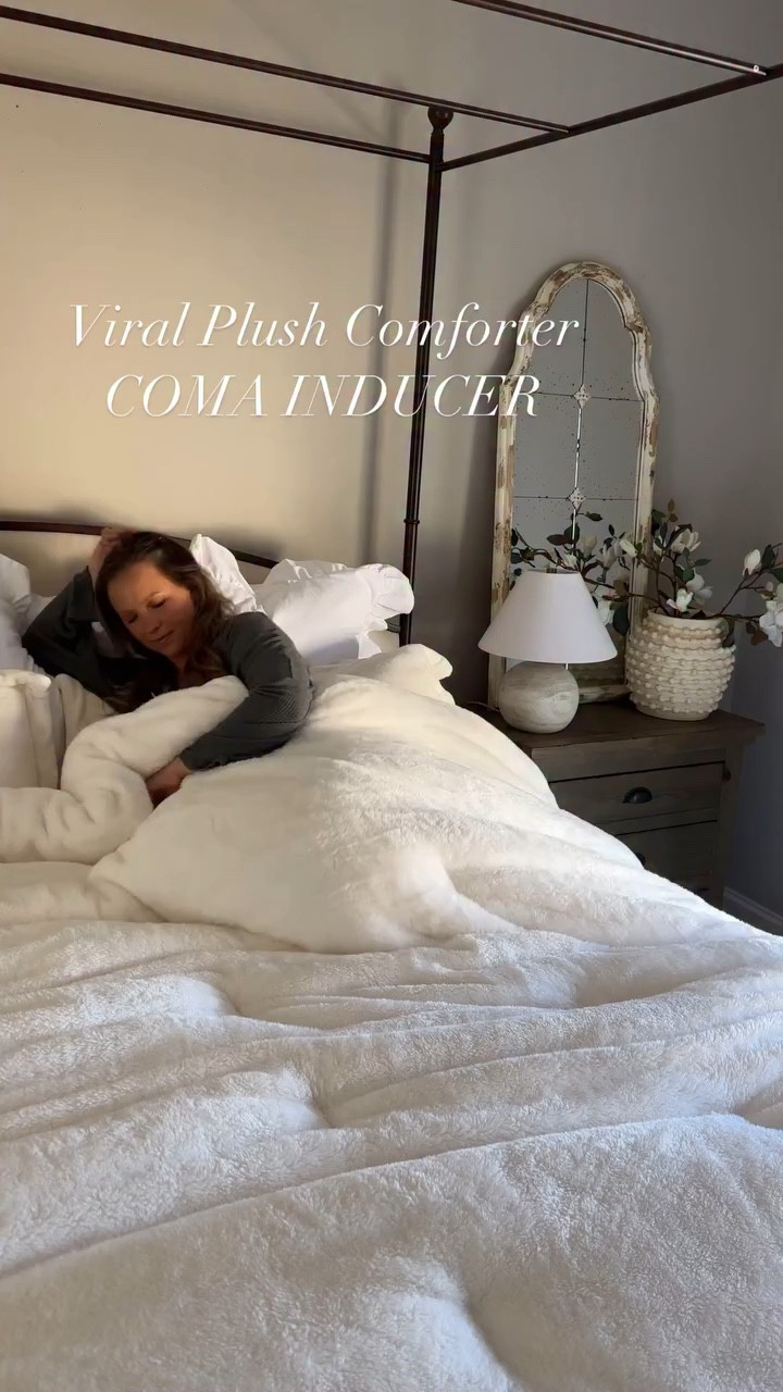 #a d This @comainducer comforter is a DREAM! It is unreal how thick & cozy it is!! I usually layer so much bedding & this comforter is all you need. 

Product : “Dam Bae She Thick” in Sea Salt 

Comment SHOP below to receive a DM with the link to shop this post on my LTK https://liketk.it/

@shop.ltk #comainducer #bedding #cozyseason #cozyhome