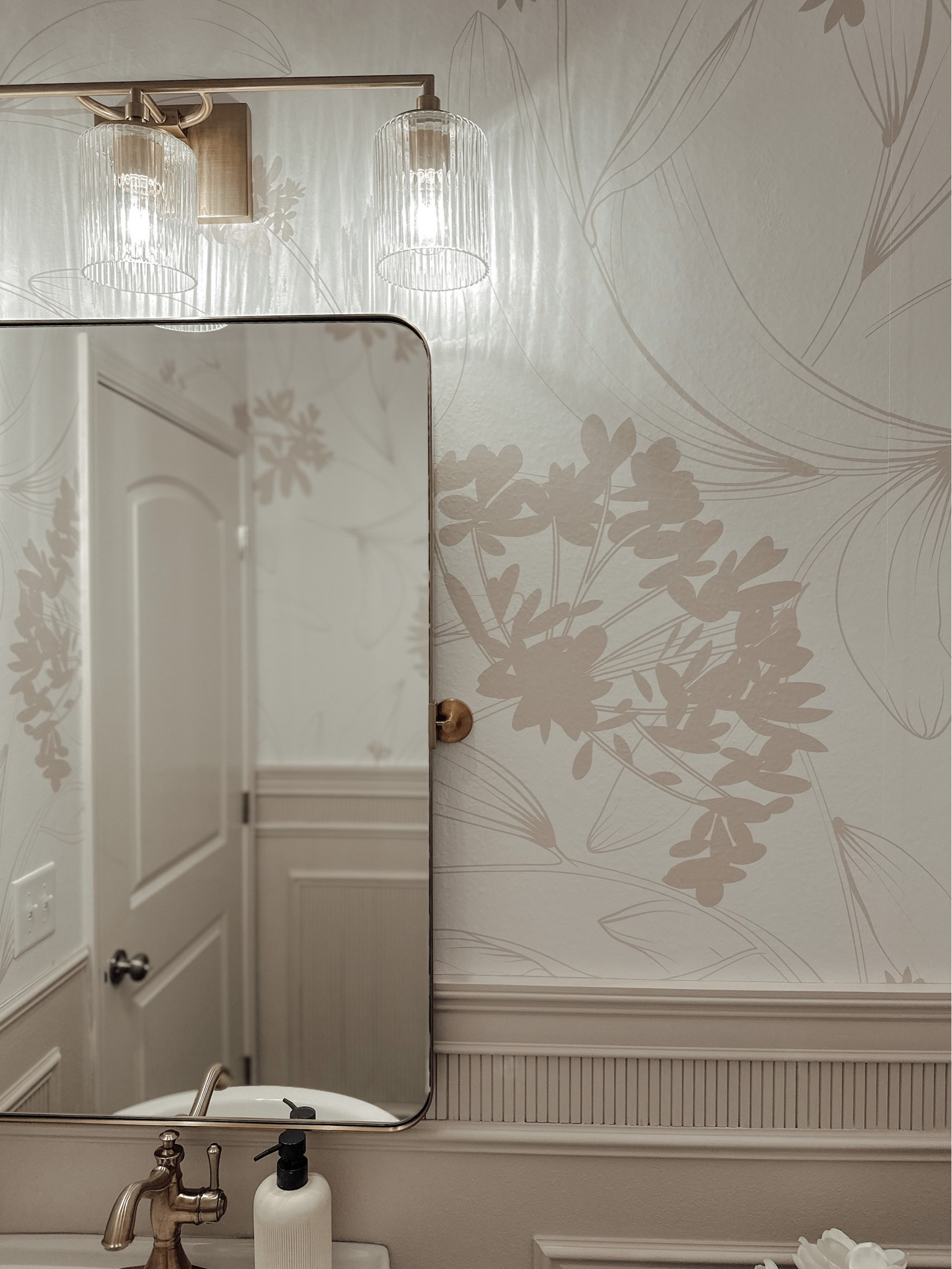 Shop my bathroom & living room finds 