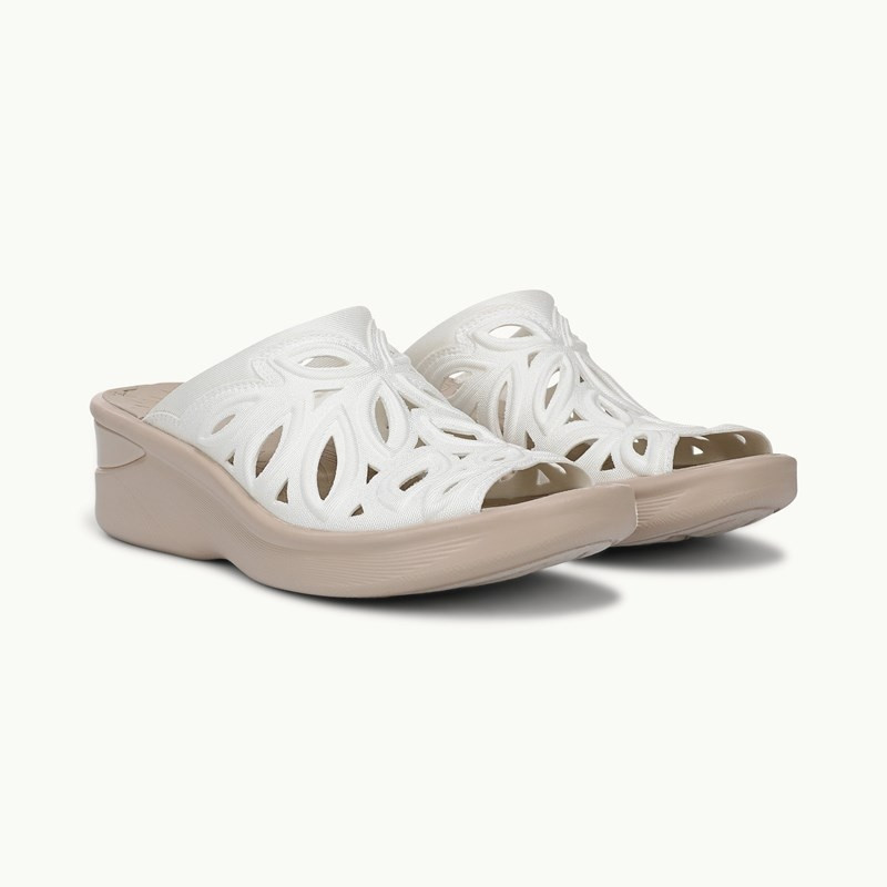 Bzees For LifeStride Shoes Susie Wedge Sandal (White Fabric) 10.0 W | LIfeStride