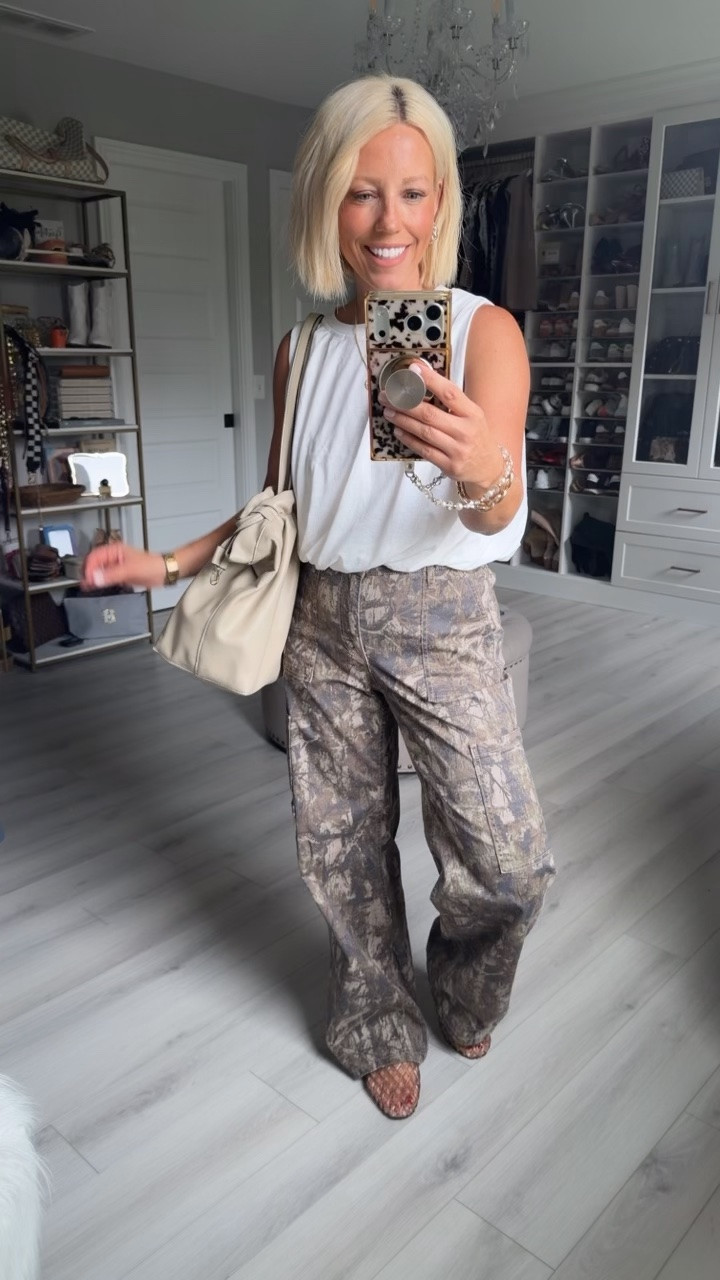 Top small
Pants small
Shoes run big

#LTKootd #LTKmomlife #LTKSeasonal