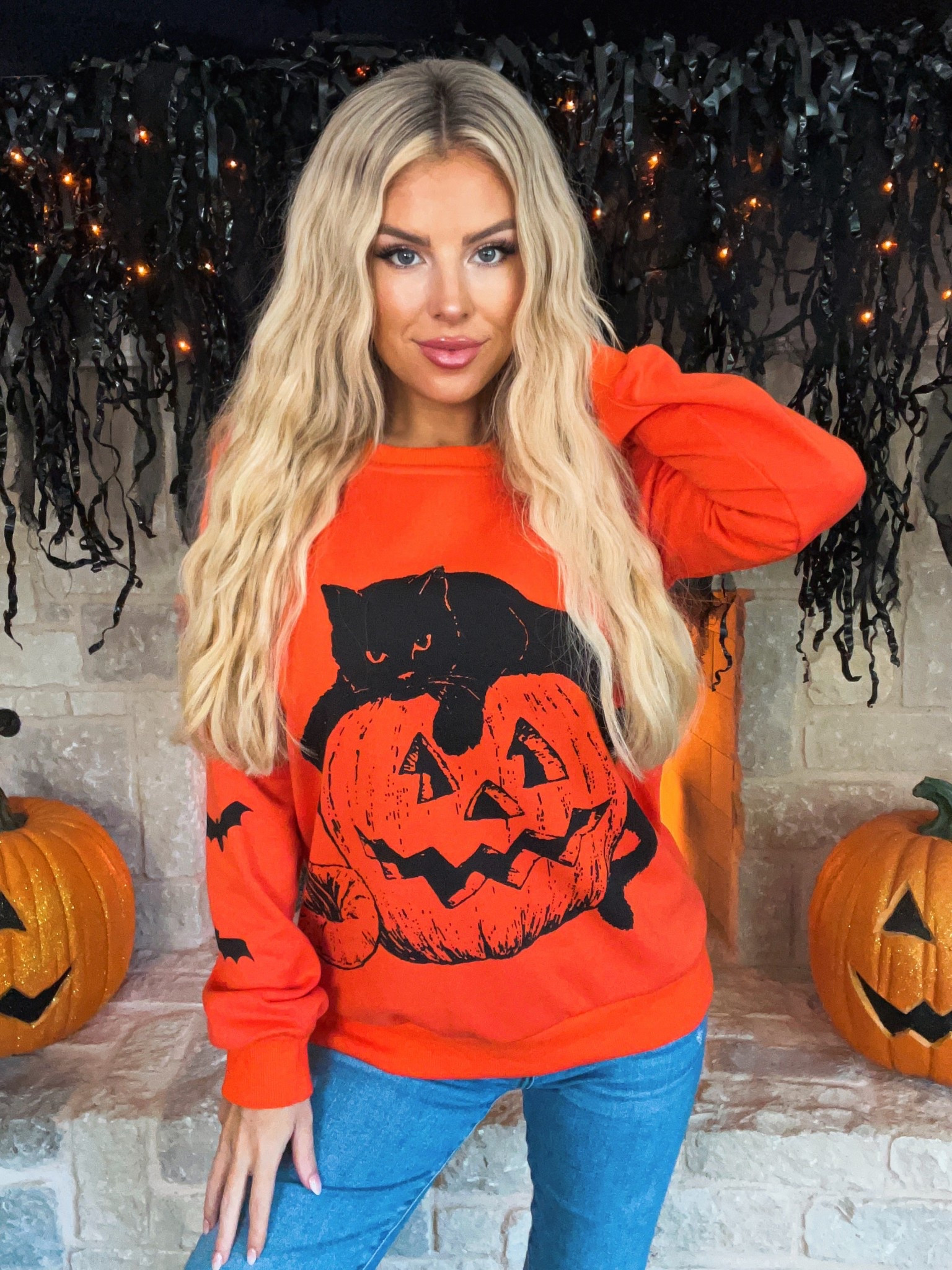 Halloween sweatshirt. Vintage Halloween vibes. Amazon halloweens sweater 