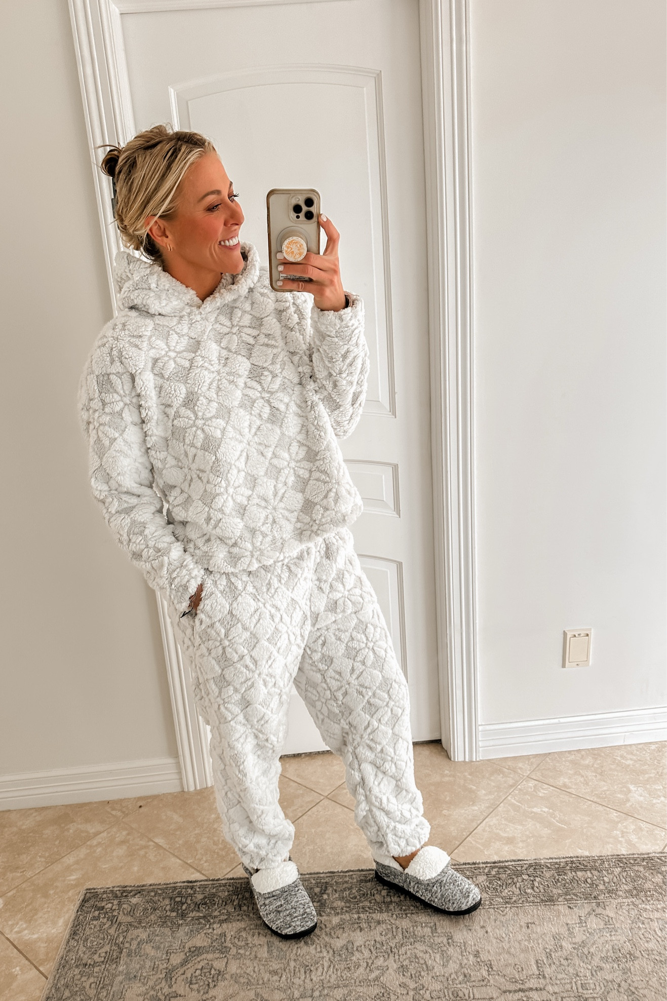 Wearing medium in this super cozy set from Walmart!! Comes in a few colors. Slippers are also from Walmart. Great gift idea under $25!! 

@walmart
#walmartpartner #WalmartGifts



#LTKSaleAlert #LTKGiftGuide #LTKSeasonal