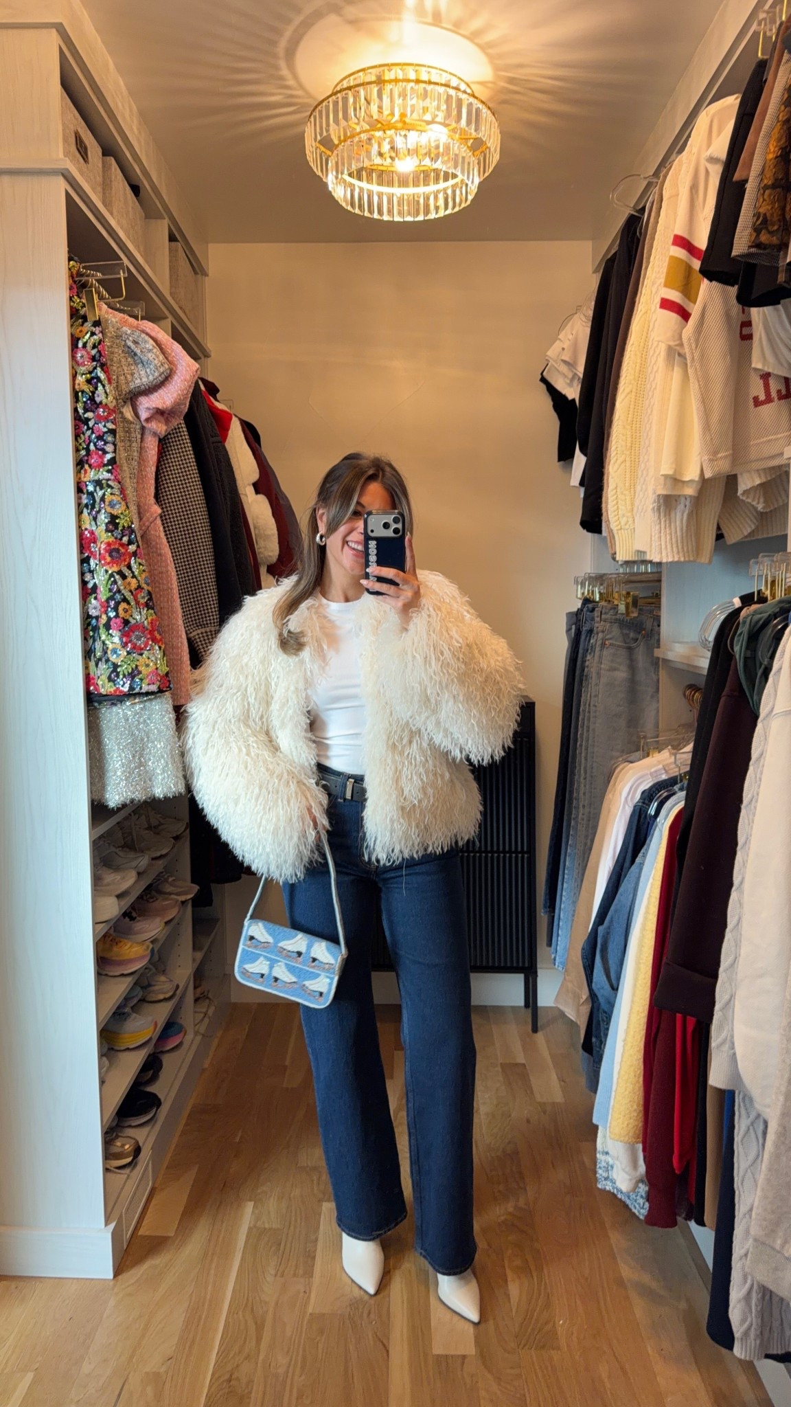 Abercrombie sitewide denim sale jeans paired with white tee and white faux fur coat 

Abercrombie code: DENIMAF

Denim jeans
Casual look
Date night
Errands
Workwear
Everyday wear

#LTKSeasonal #LTKSaleAlert #LTKgrwm