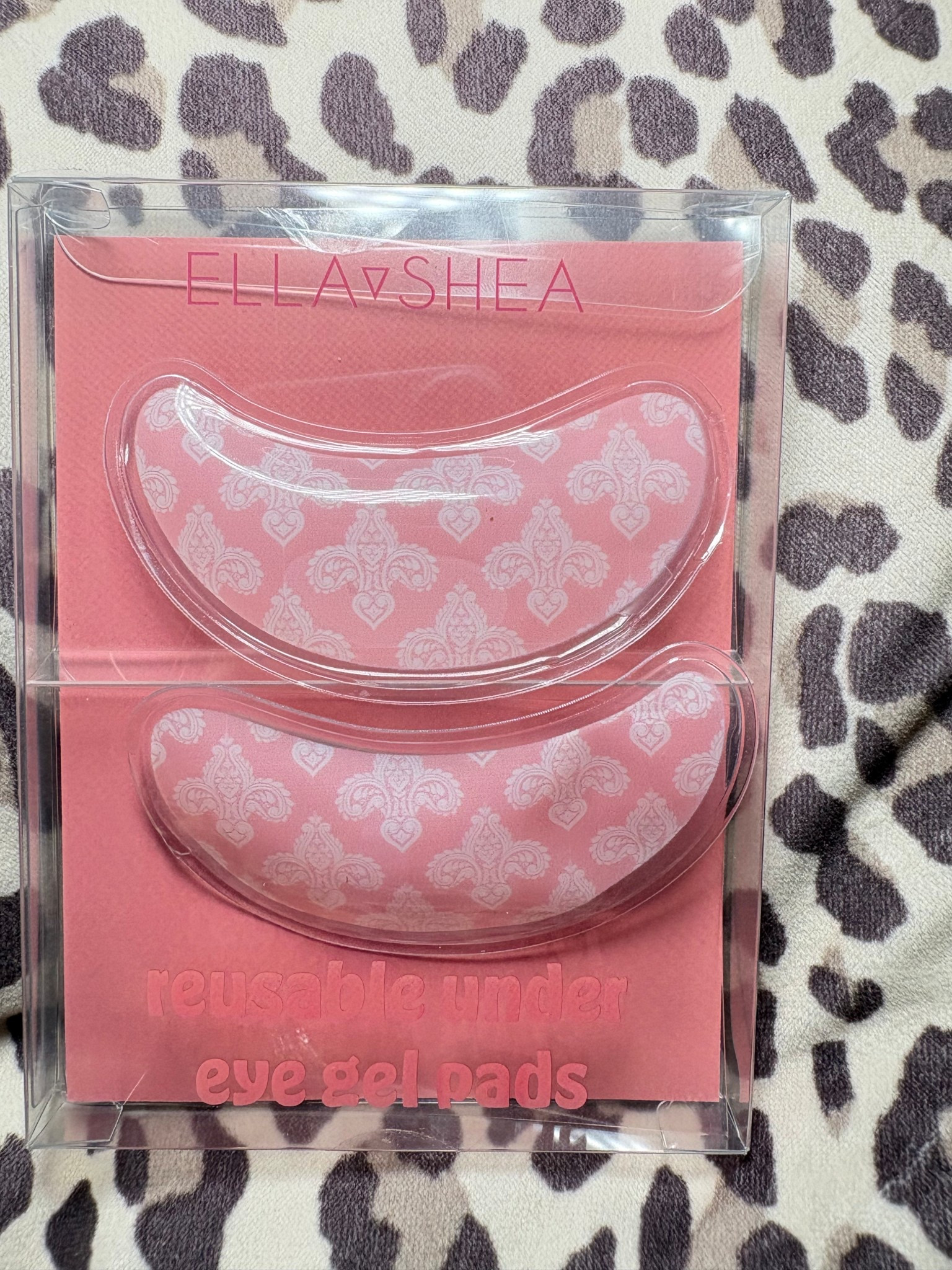 Eye patches you can put in refrigerator to cool- purchased from Francesca’s Boutique 

#LTKselfcare #LTKBeauty