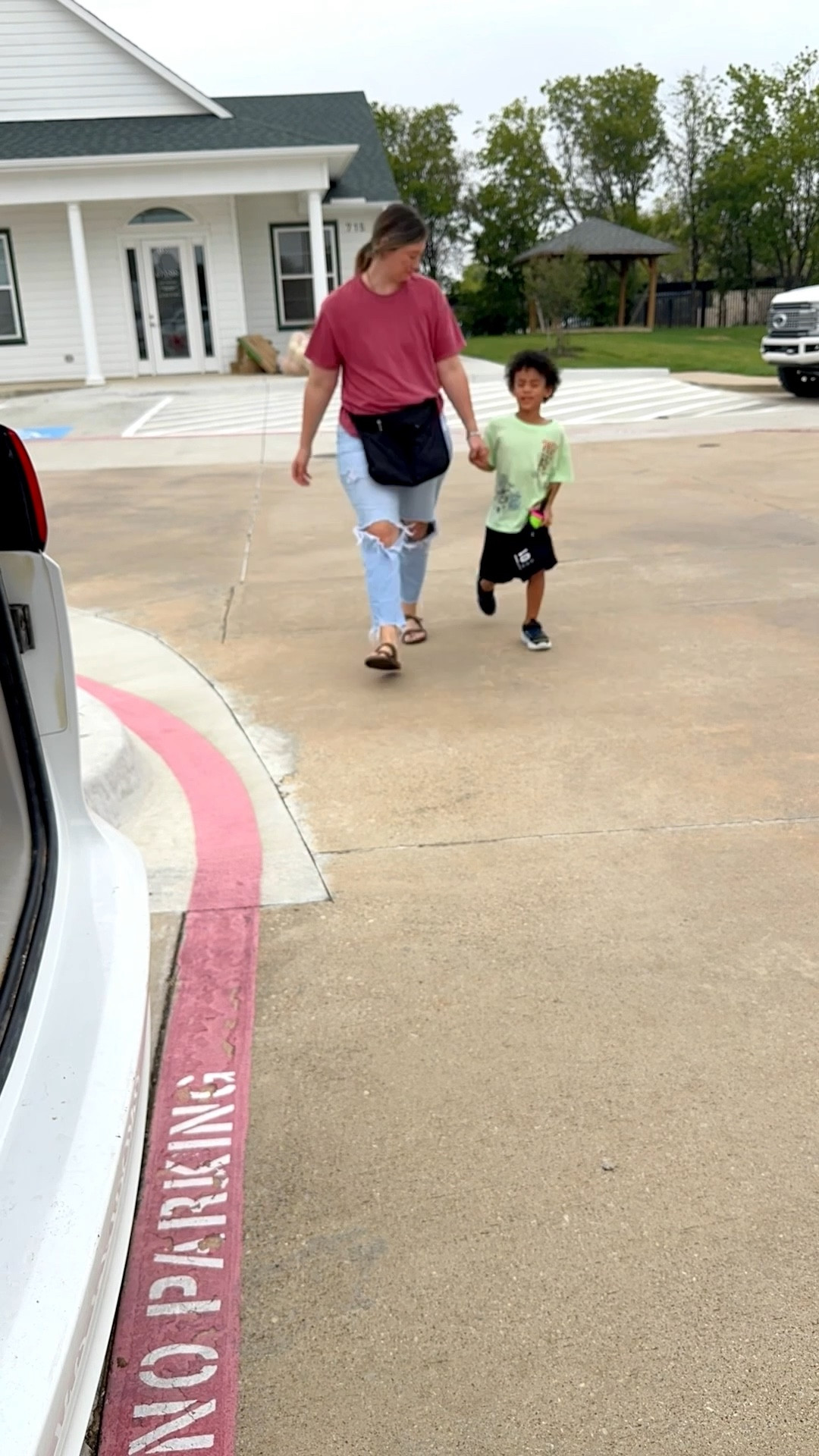 The best apron to wear during all my installs as well as what I use for my balloon bags! 

#LTKFindsUnder100 #LTKActive #LTKFindsUnder50