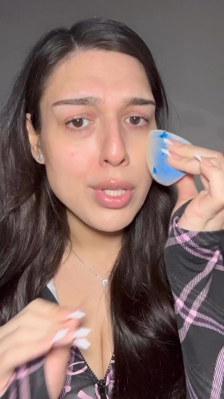 It was about time we had this conversation...
@dominiquecosmetics @hauslabs @kylieskin @lillylashes @patrickta 
#reels #explore #grwm #makeup #lgbtq 
@kylerkristo thank u for that intro sweetie
Tracksuit from @iamgia