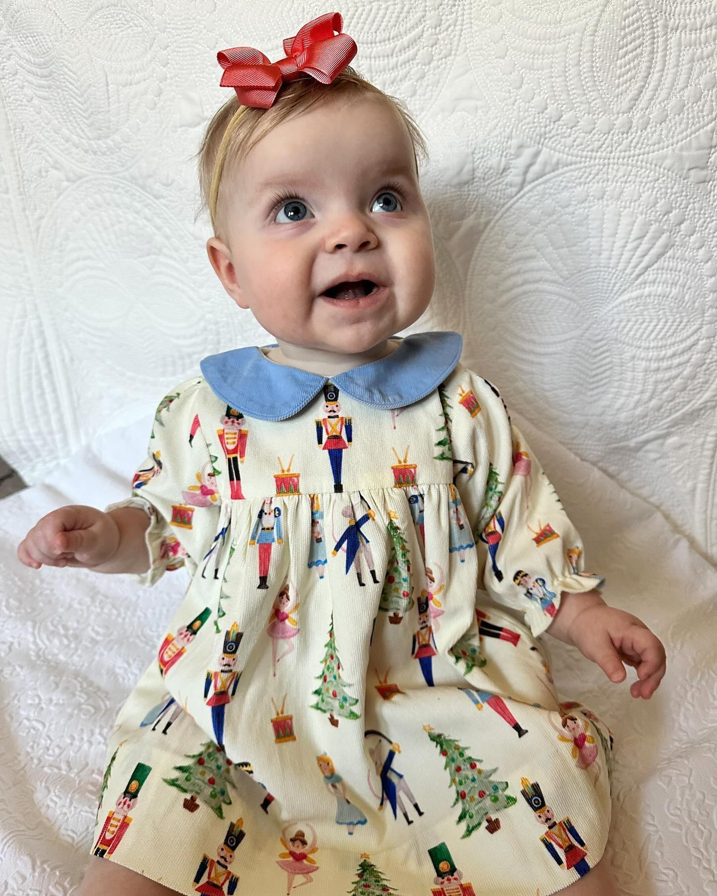 Addison’s #ootd • Merry Christmas Eve from our baby doll that has learned “no” in the last few days. 🐭