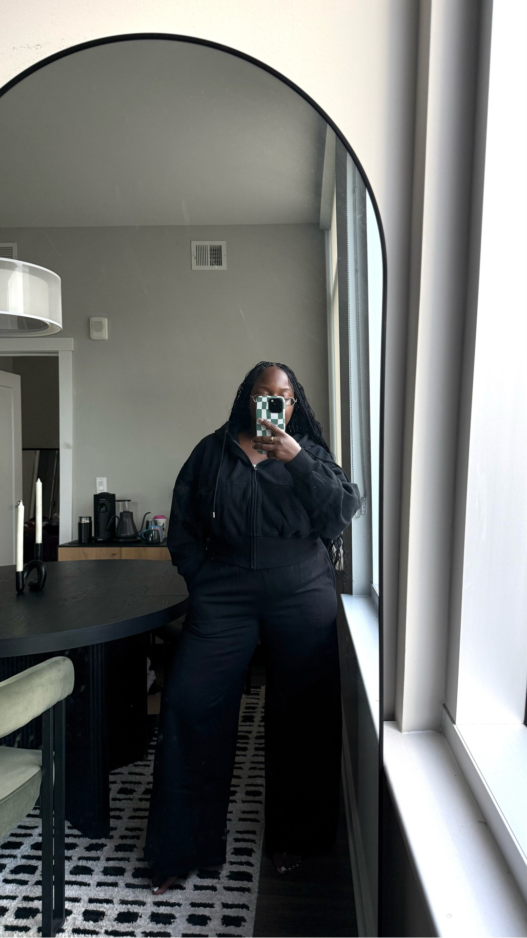 Gap sweatsuit in black 🖤✔️

top and bottom size M
regular length 

#LTKFindsUnder100 #LTKMidsize #LTKSeasonal