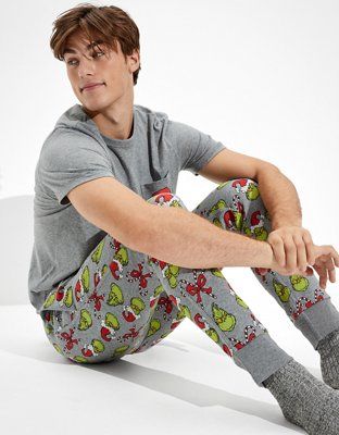 AE Fleece Grinch T-Shirt + Jogger Lounge Set | American Eagle Outfitters (US & CA)