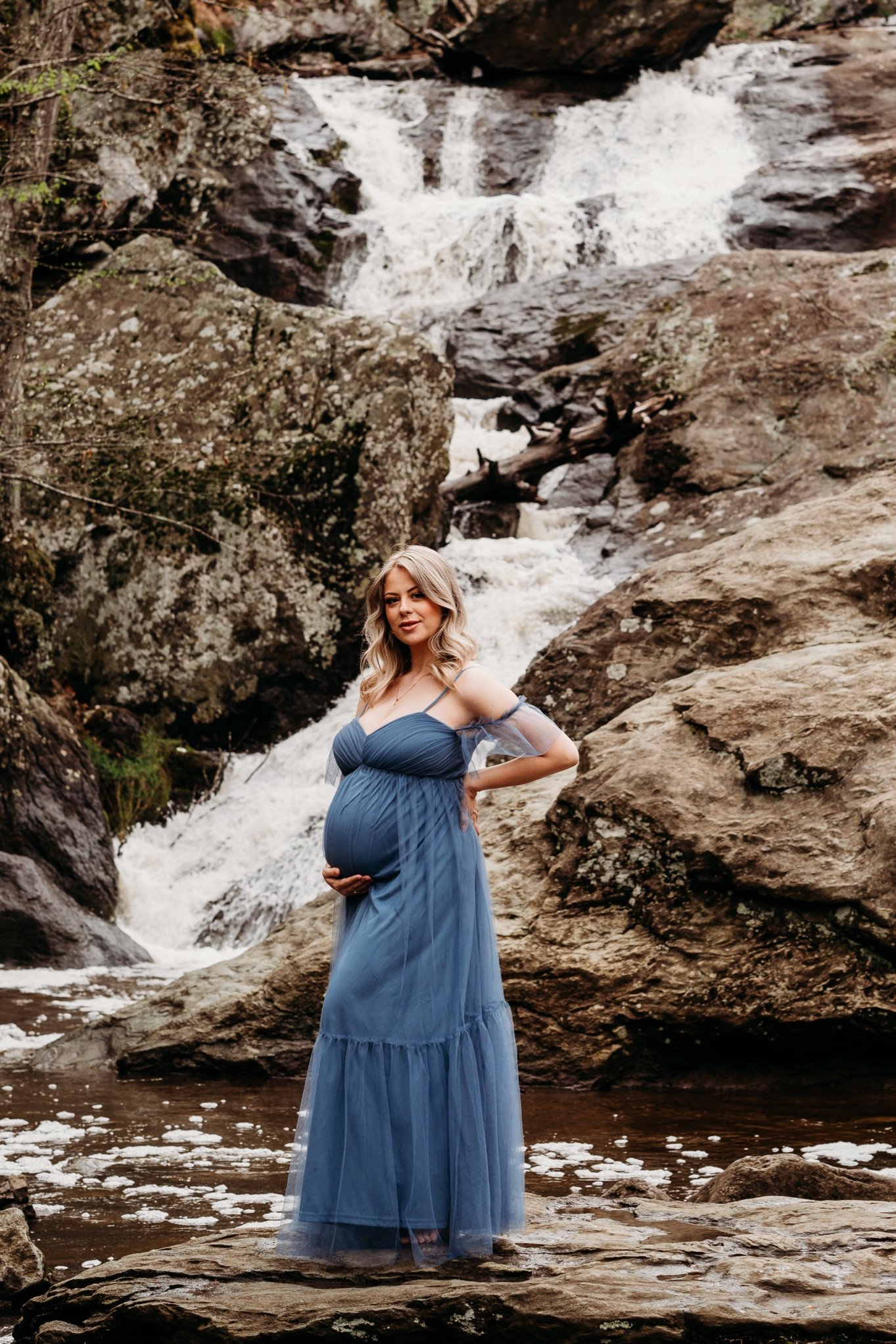 Still inlove with the maternity dress! It’s so hard to find a dress that you love and is flattering while your body is constantly changing! Maternity dress, Maternity photoshoot, Amazon dresses 

#LTKFamily #LTKBump #LTKBaby