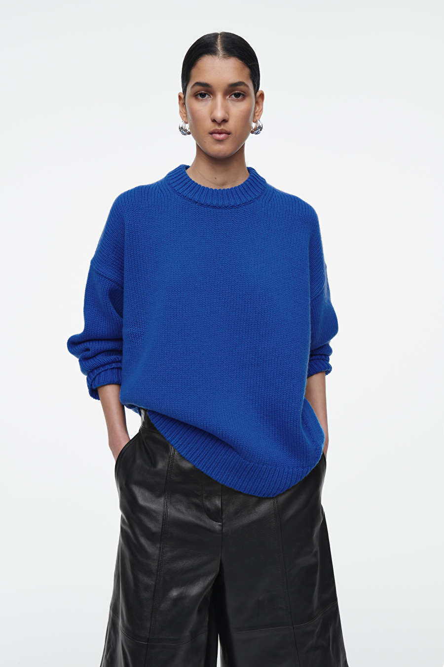 CHUNKY WOOL CREW-NECK JUMPER - Cobalt blue - COS | COS UK