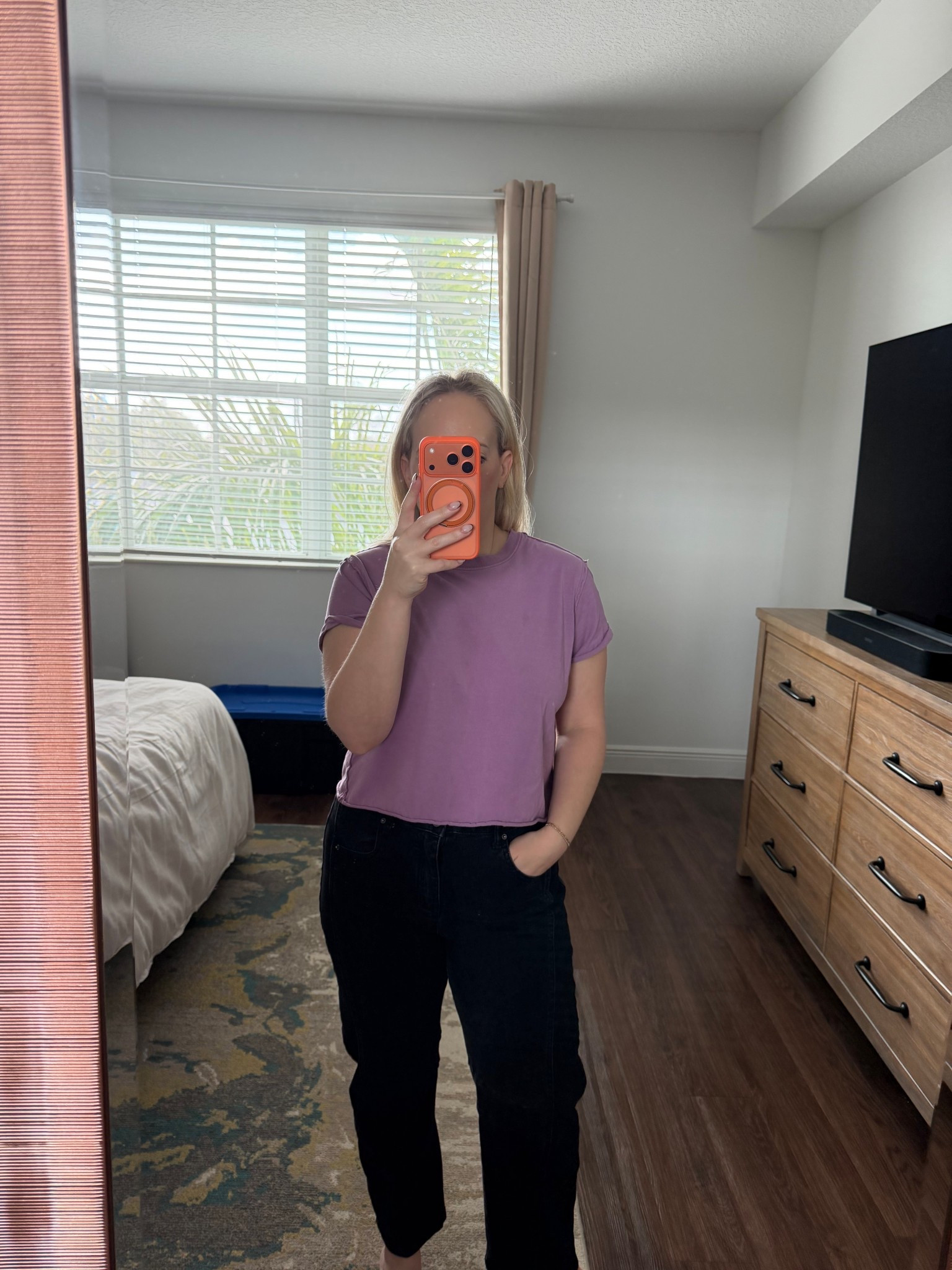 Stretchy barrel jeans for any season 

#LTKmomlife #LTKgrwm #LTKootd