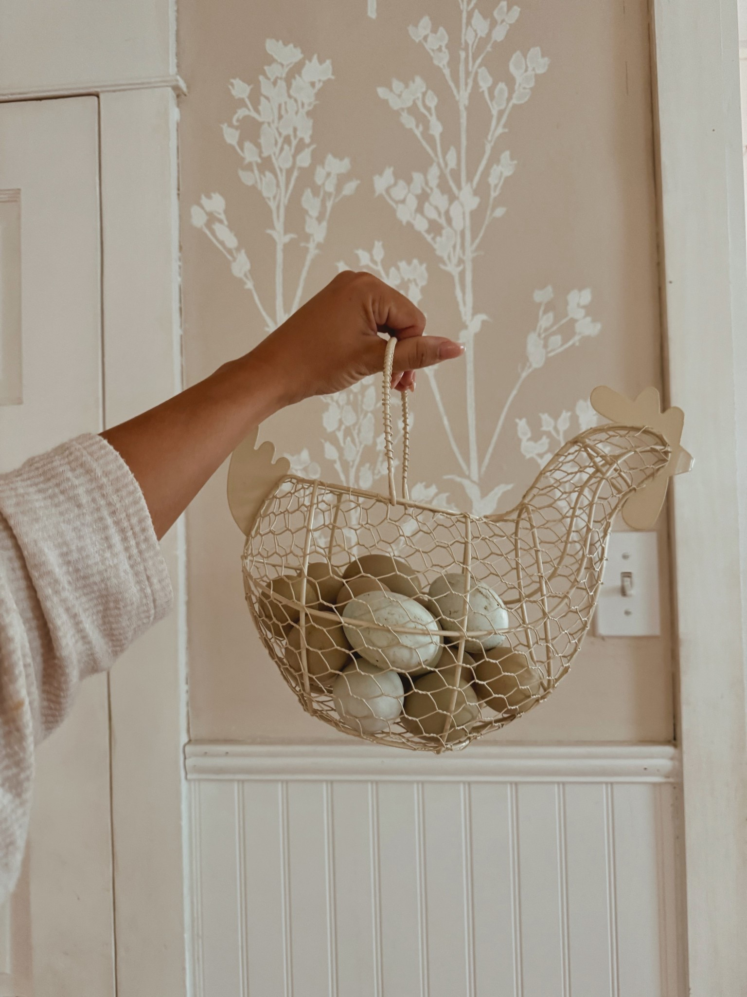 our cutie hen shaped egg basket🐓🧺🥚 

#LTKSeasonal #LTKFallSale #LTKHome