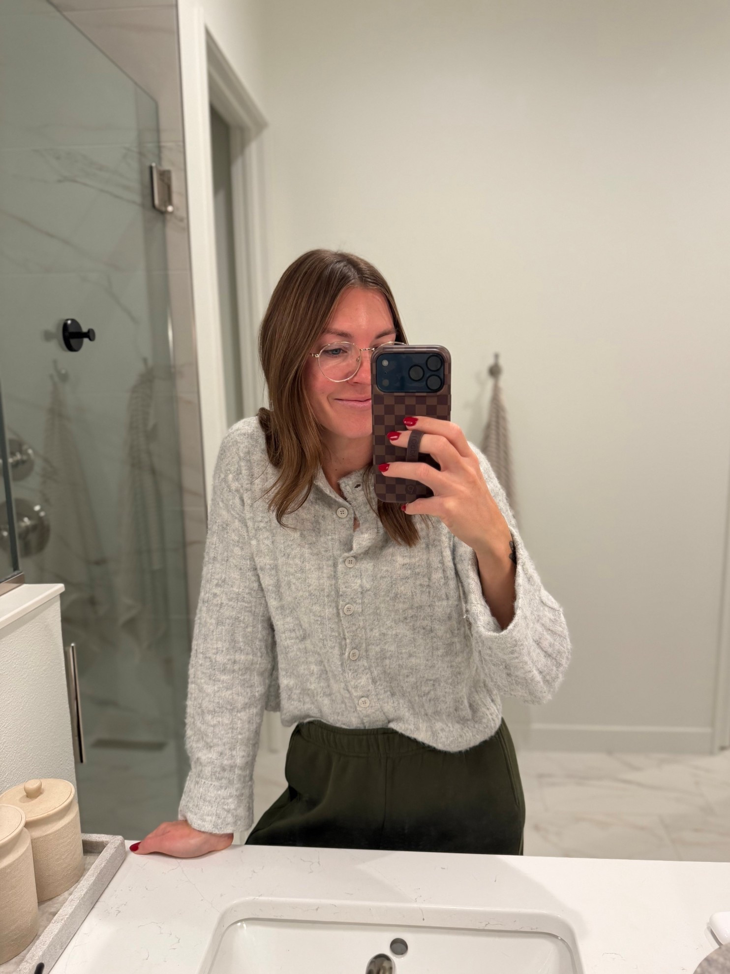 The prettiest ribbed cardigan under $30! Wearing a small. Super soft and cozy 🥰 The stock image looks taupe but it’s definitely gray!

#LTKSeasonal #LTKFindsUnder50 #LTKStyleTip