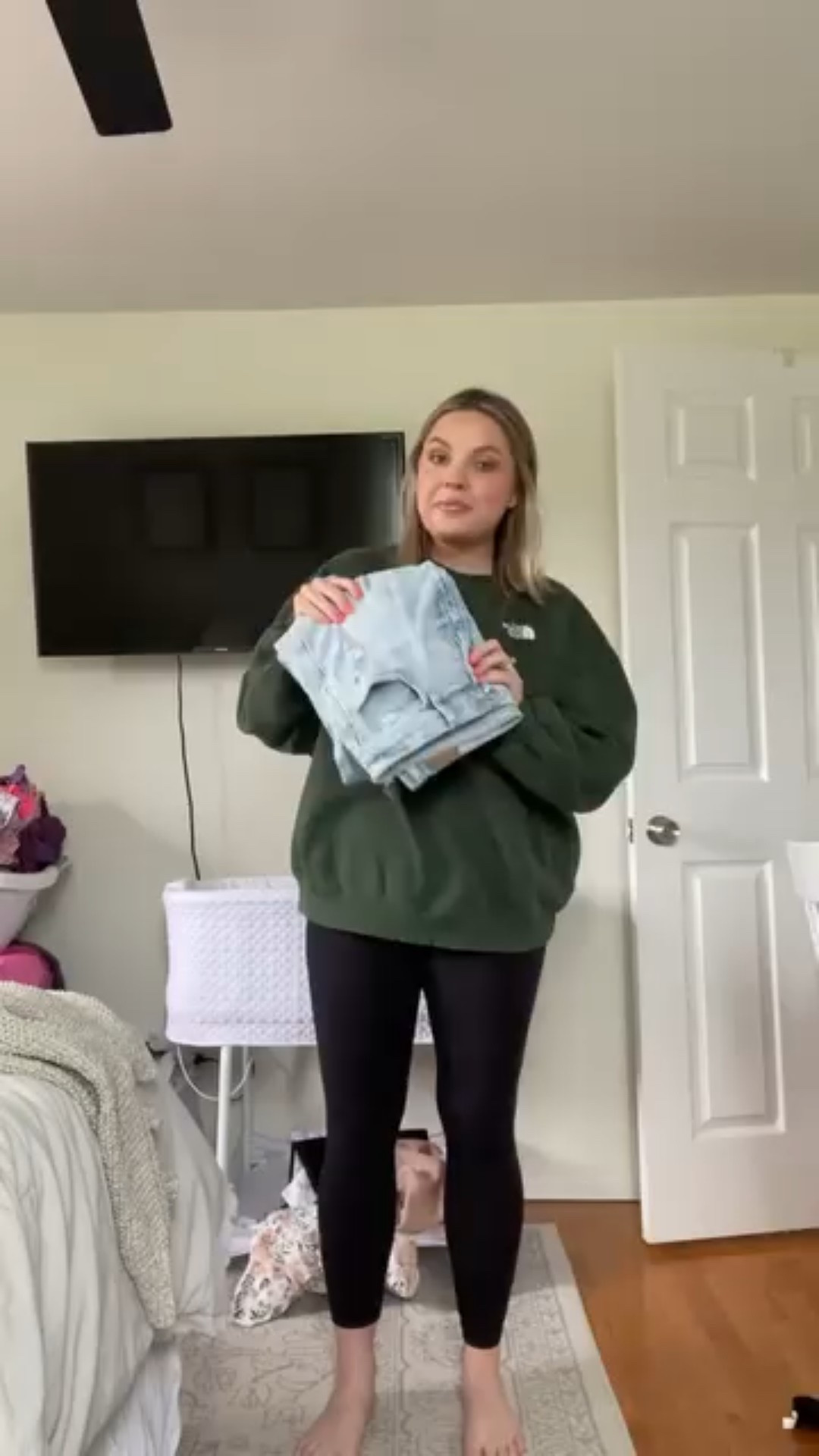 This is not the exact same top. But I did find one super similar that comes in quite a few colors! 



#LTKFindsUnder50 #LTKMidsize #LTKgrwm