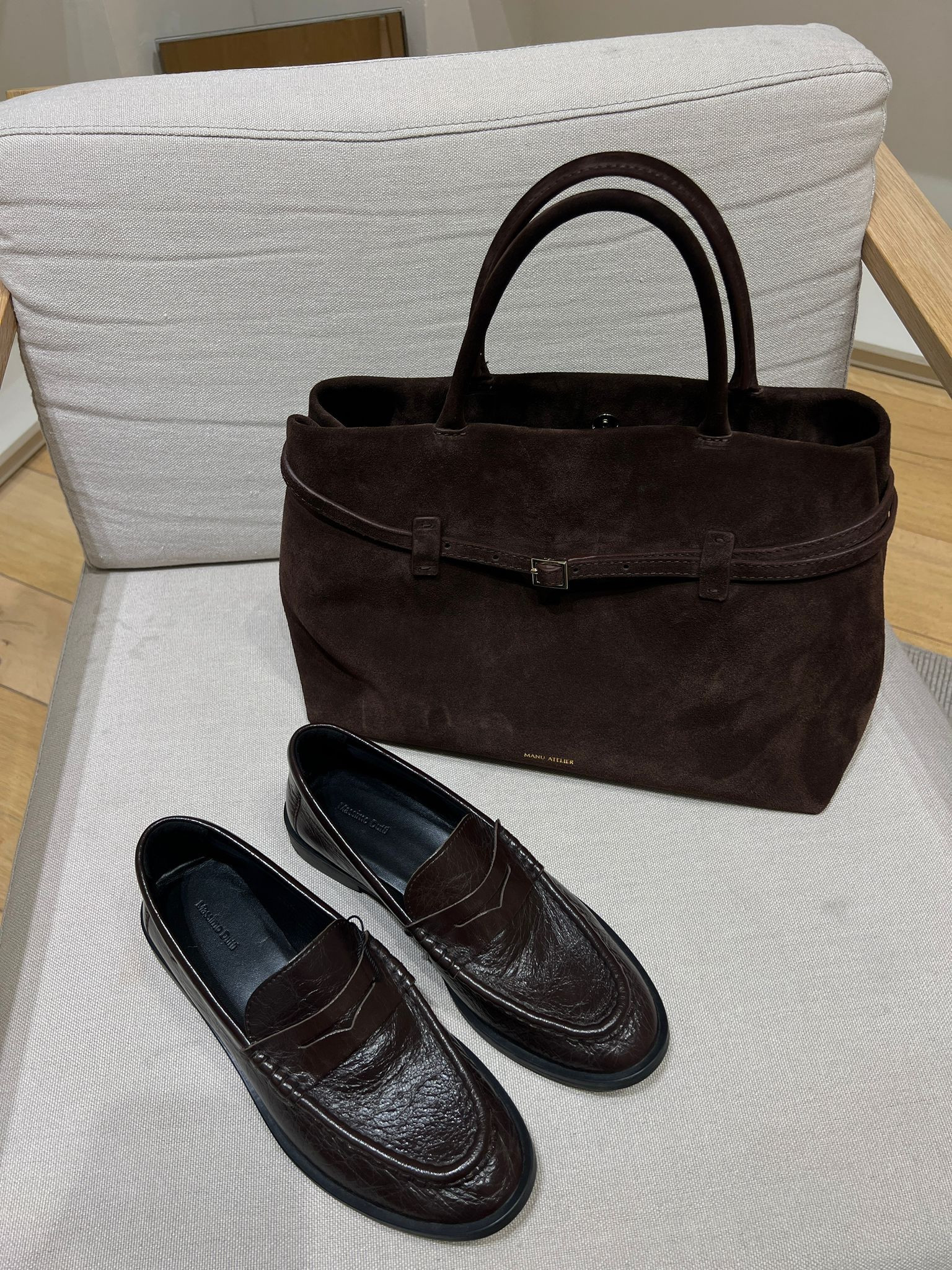 Suede bag, Loafers, Fall outfit, Autumn clothes ,Transitional outfits, Outfit ideas, Outfit inspo, Autumn fashion, Autumn pieces 

#LTKautumn #LTKeurope #LTKstyletip