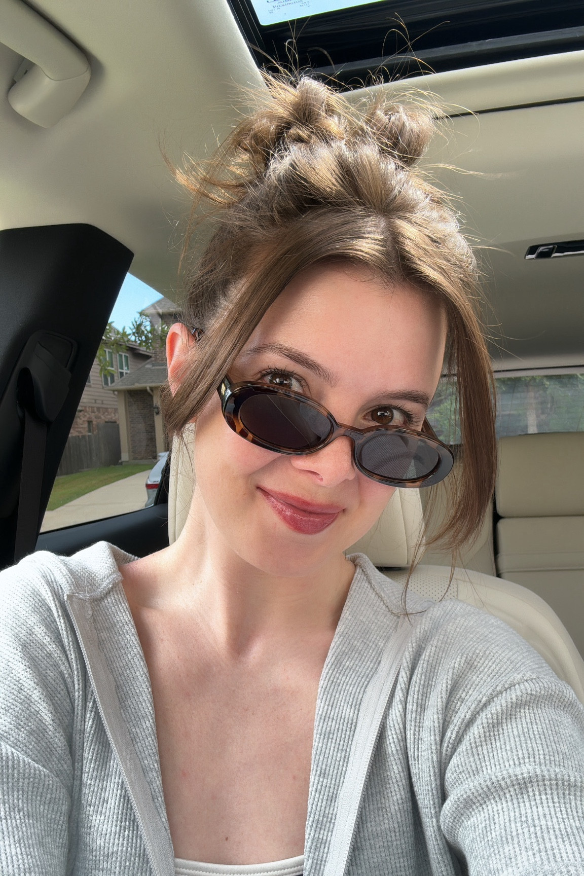 Le Specs Outta Love in Tort 🤎 

#LTKSeasonal #LTKFindsUnder100 #LTKBacktoSchool