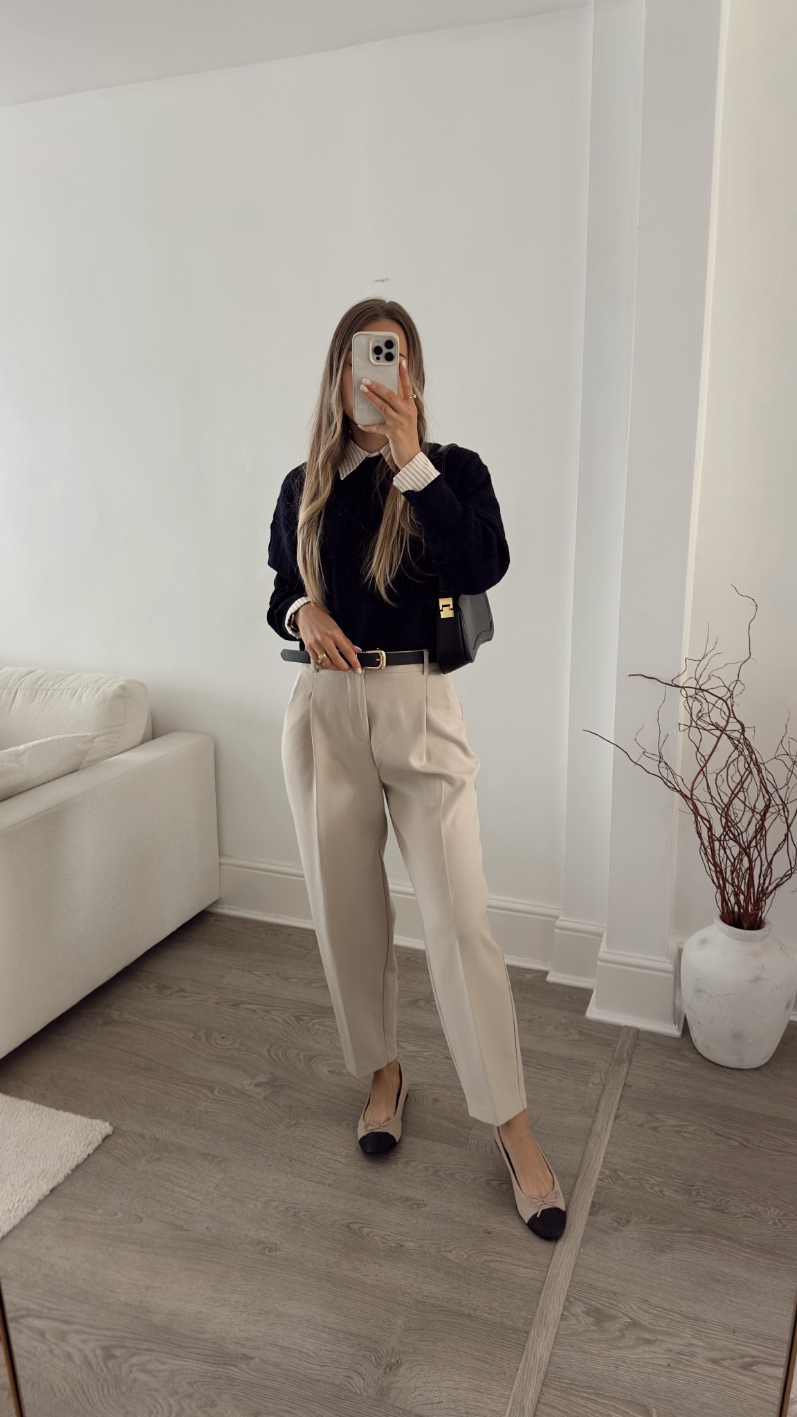 Beige and navy, an effortlessly chic autumn look

#LTKwinter #LTKeurope #LTKautumn
