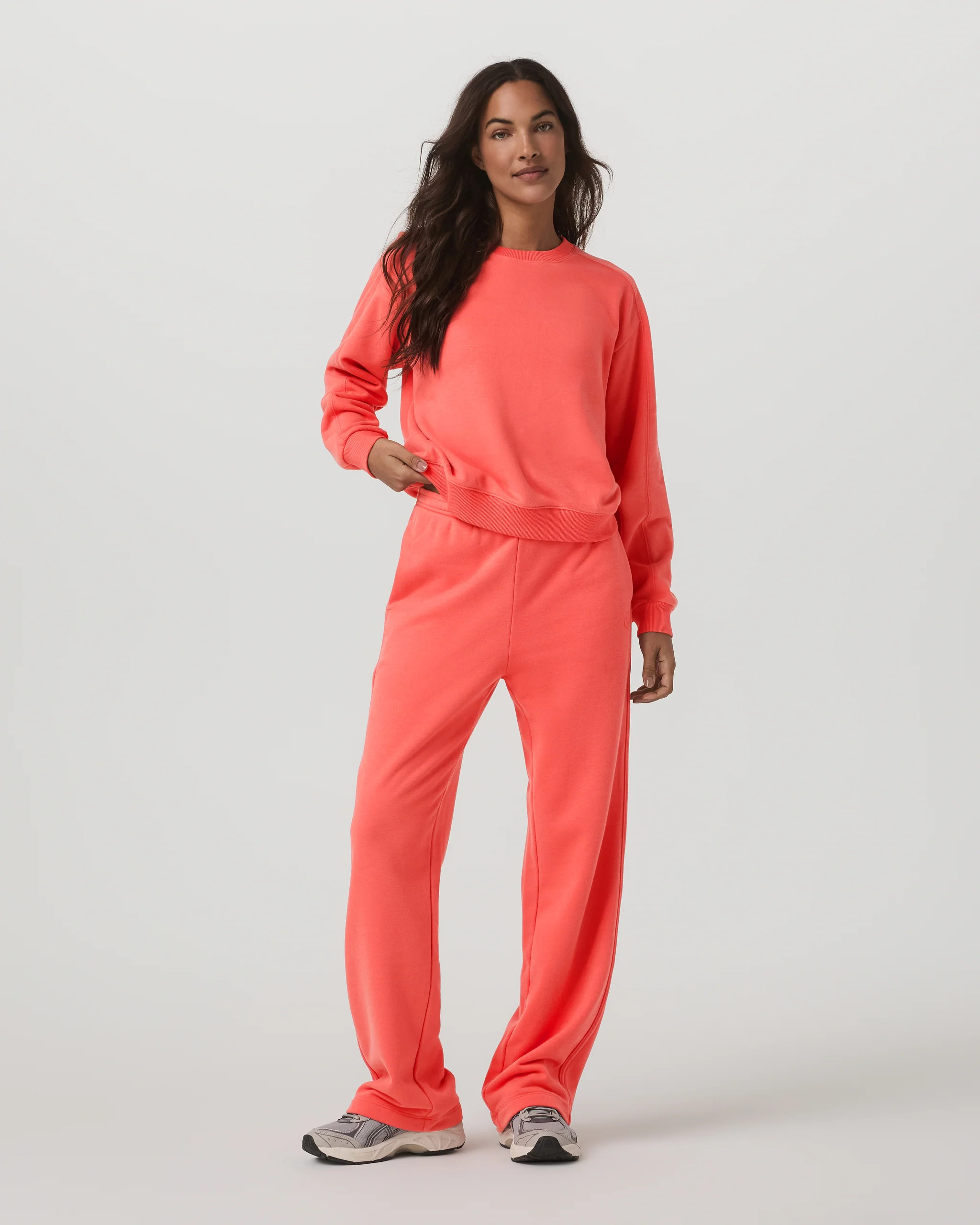 Sedona Straight Leg Sweatpant – Women's Bright Coral Pant – Vuori | Vuori Clothing (US & Canada)