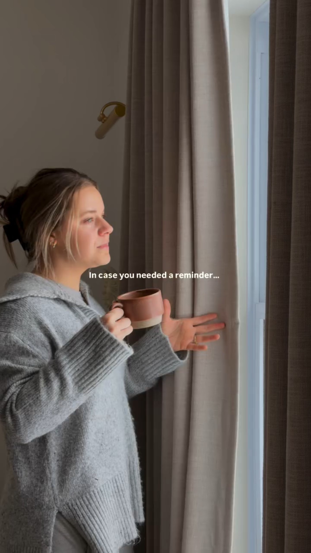 Because winter refuses to quit, we’re bringing spring inside. 🌷

This print reminds me of one of my absolute favorite places and the simple frame from @frameologynyc made it even better.

Soooo if you’re also over snow day number 7526 like I am, comment SPRING for the link to all of these bedroom faves 🌸 

#homerefresh #springathome #reallifediy #styledspaces #homeinspo