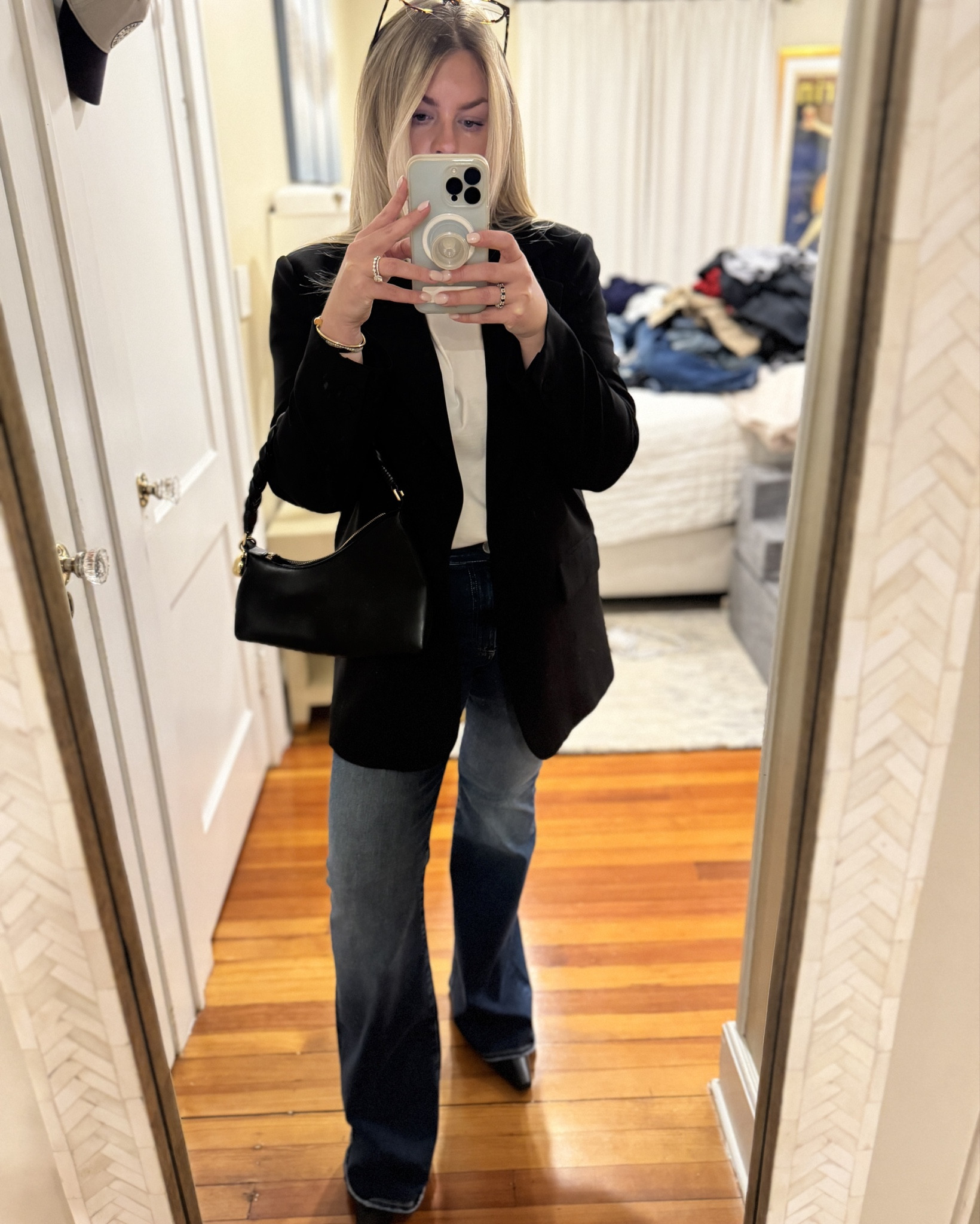 Why did I ever stop wearing flare jeans!? Obsessed with the elongating effect for me, since I’m petite! #jeans #denim

#LTKPetite #LTKStyleTip