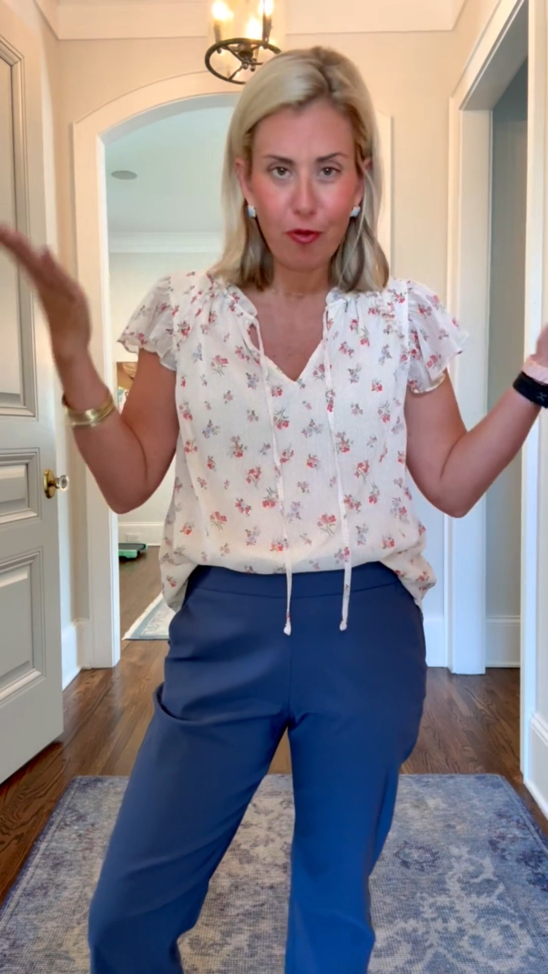 I’ve been loving Lauren Conrad’s line from Kohls lately. This top is adorable and pull on pants…yes please!! 
Top - small
Pants - small

#kohls #kohlspartner #kohlsfinds @kohls

#LTKdayinmylife #LTKootd #LTKmomlife
