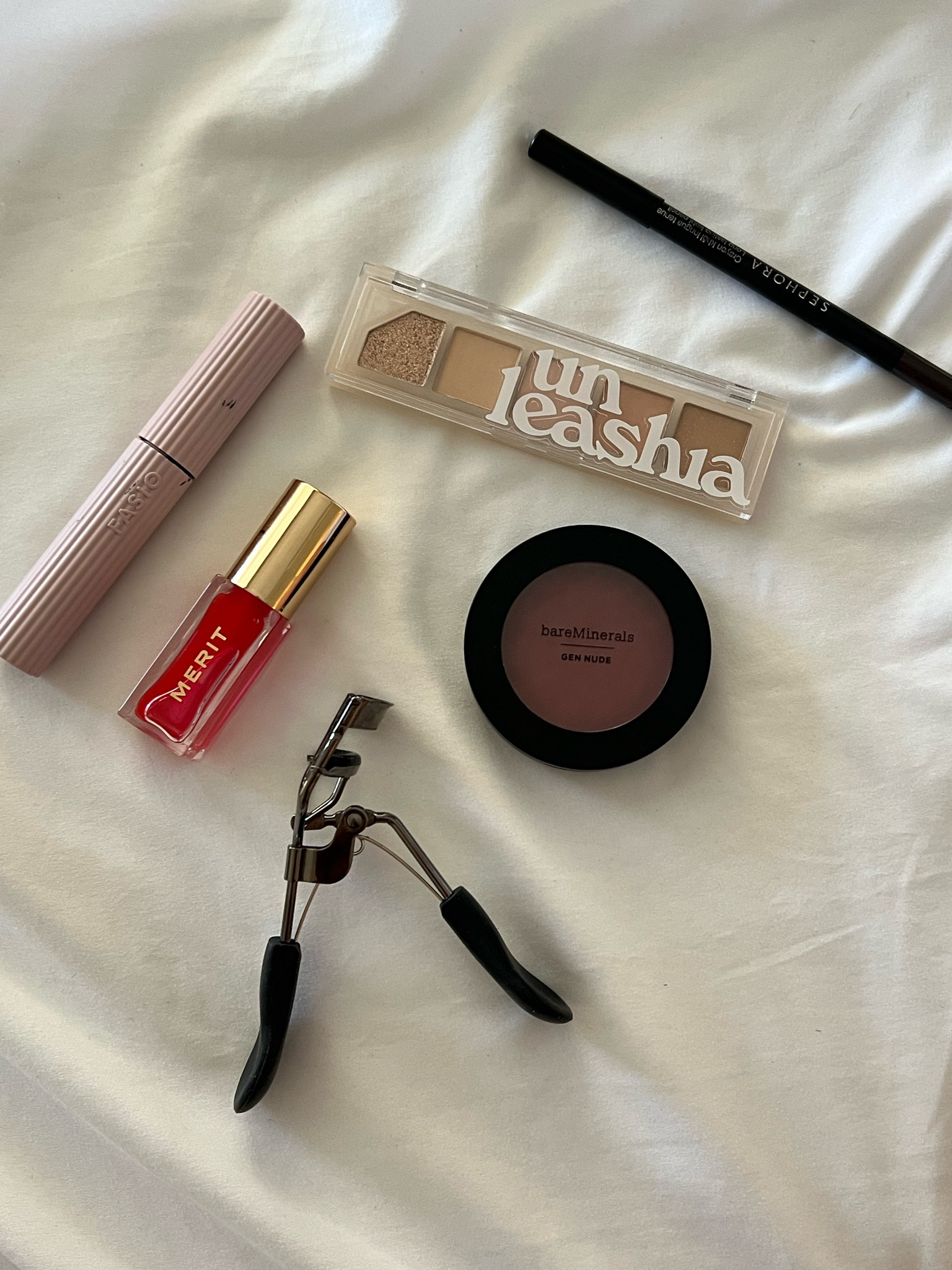 spring makeup products 🌷 minimal makeup, spring colors, natural look 

#LTKbeauty #LTKstyletip #LTKxSephora