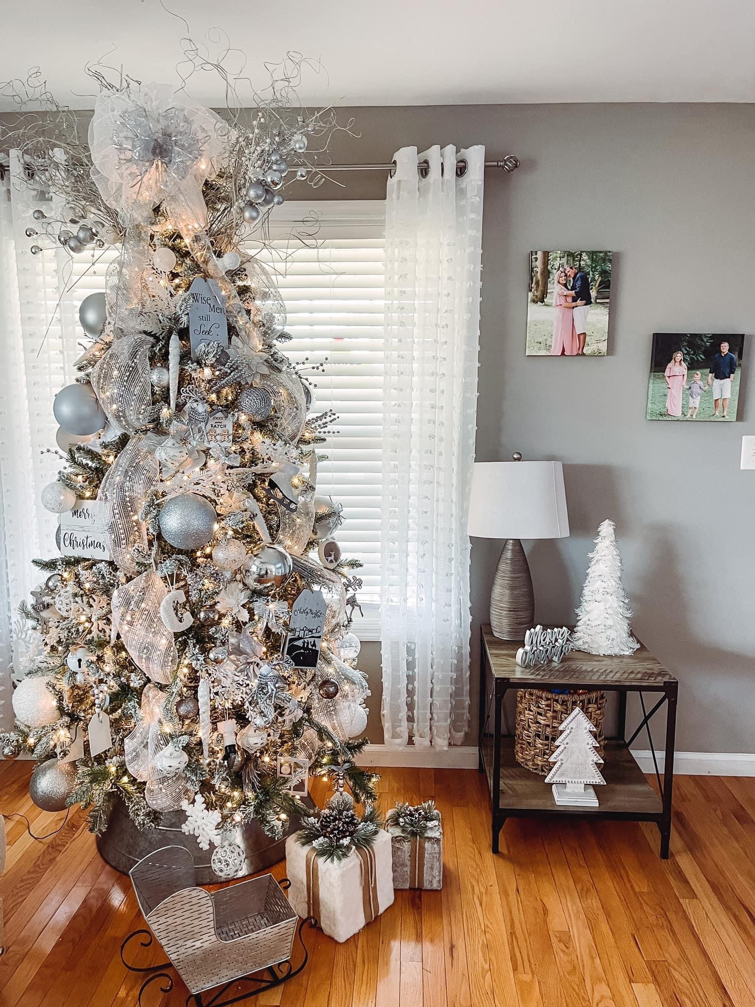 Tree 1/7 🎄

#LTKhome #LTKSeasonal #LTKHoliday