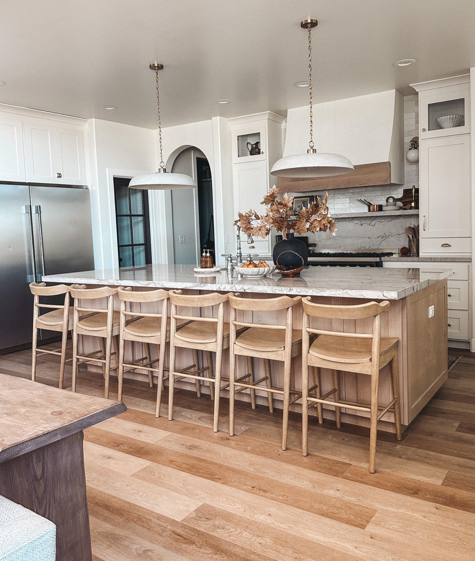 Is there anything better than a clean kitchen?? I think not. 

Counter stool 
Barstool 
Studio McGee 
Target finds 
Black vase
Fall stems 
Fall beach 
Quartz
Quartzite 
Kitchen design 
Pendant lights 
Large pendant lights 


#LTKsalealert #LTKfamily #LTKhome