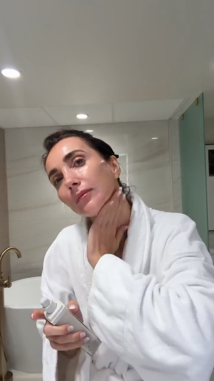 U Beauty The SUPER Hydrator is a moisturizing face cream for hydrated, glowing skin during the fall season.

face moisturizer, hydrating moisturizer, U Beauty, fall skincare, fall skincare essential, hydrating face cream, everyday skincare routine, glowing skin moisturizer, dry skin moisturizer, fall beauty essential

#LTKOver40 #LTKBeauty