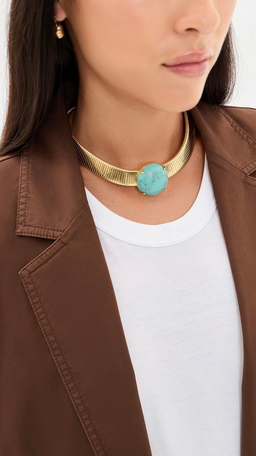 Perfect statement choker

#LTKgrwm #LTKootd #LTKSeasonal