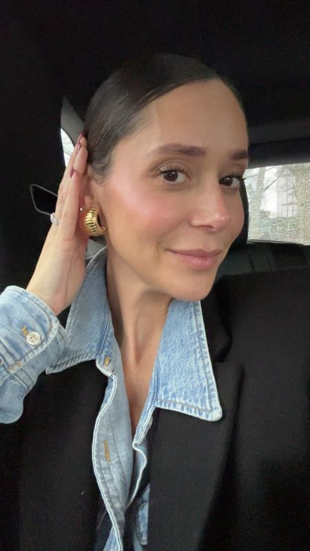 How to get my signature slicked-back Botox bun & pony! Also linking my other makeup today & similar earrings xx

#LTKstyletip #LTKfindsunder100 #LTKbeauty